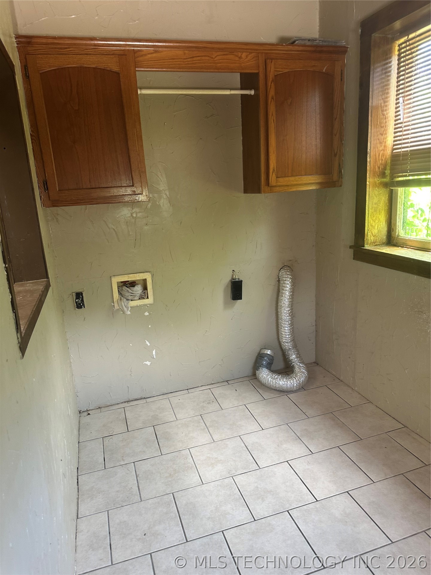 512 W Franklin Property Photo 6