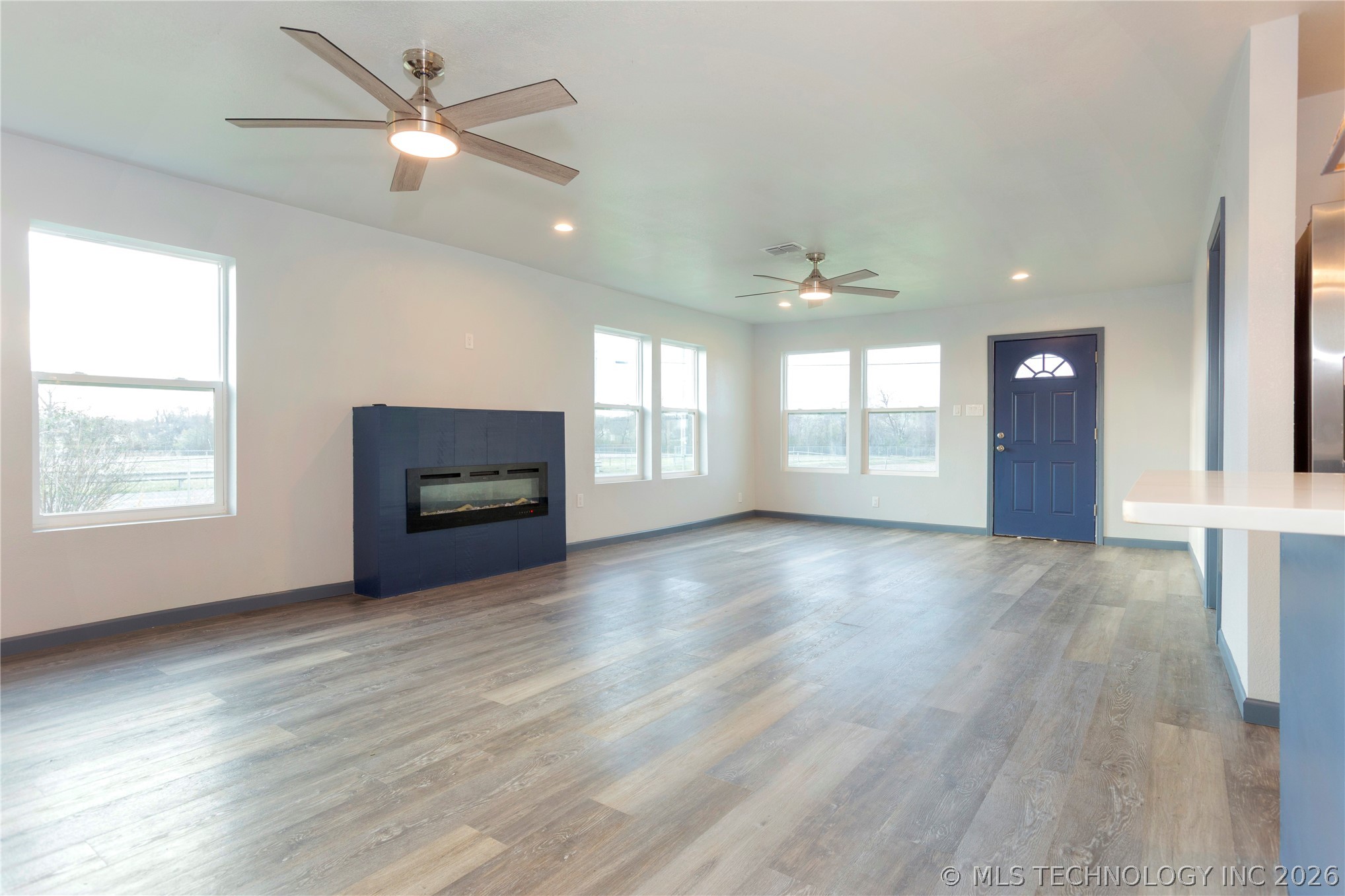 100 S 2nd Street Property Photo 6
