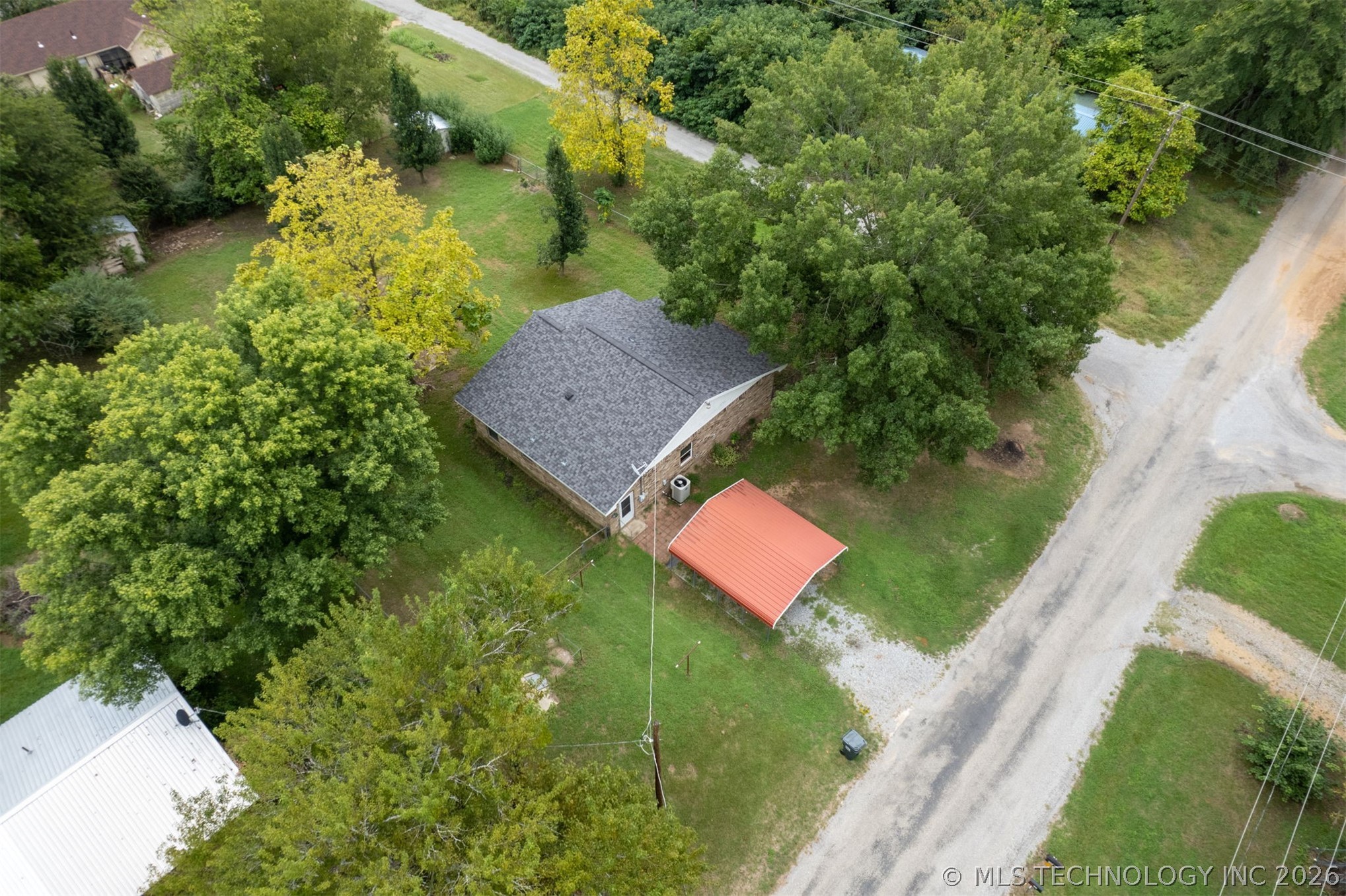 305 W E Property Photo 2