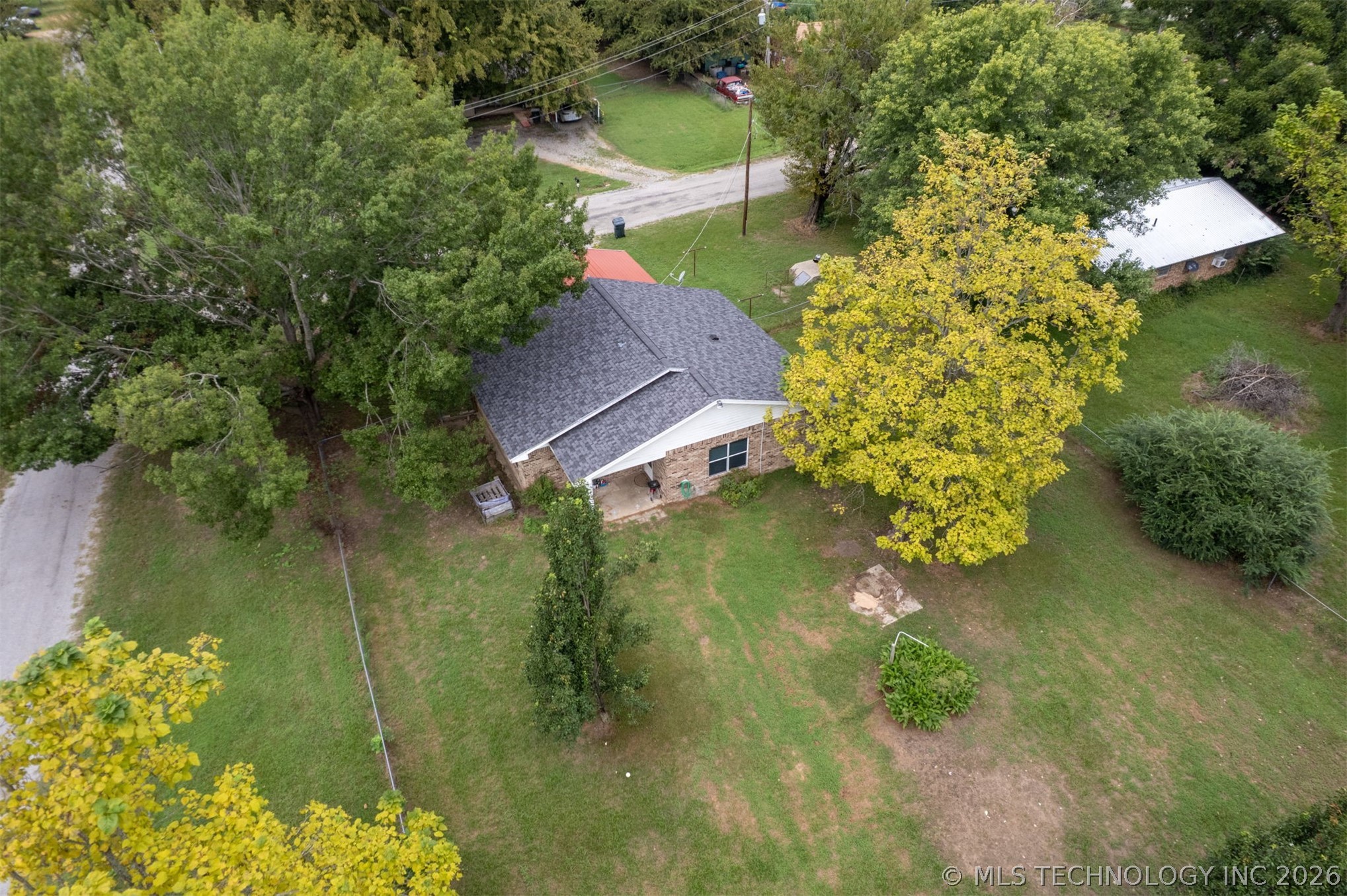 305 W E Property Photo 3