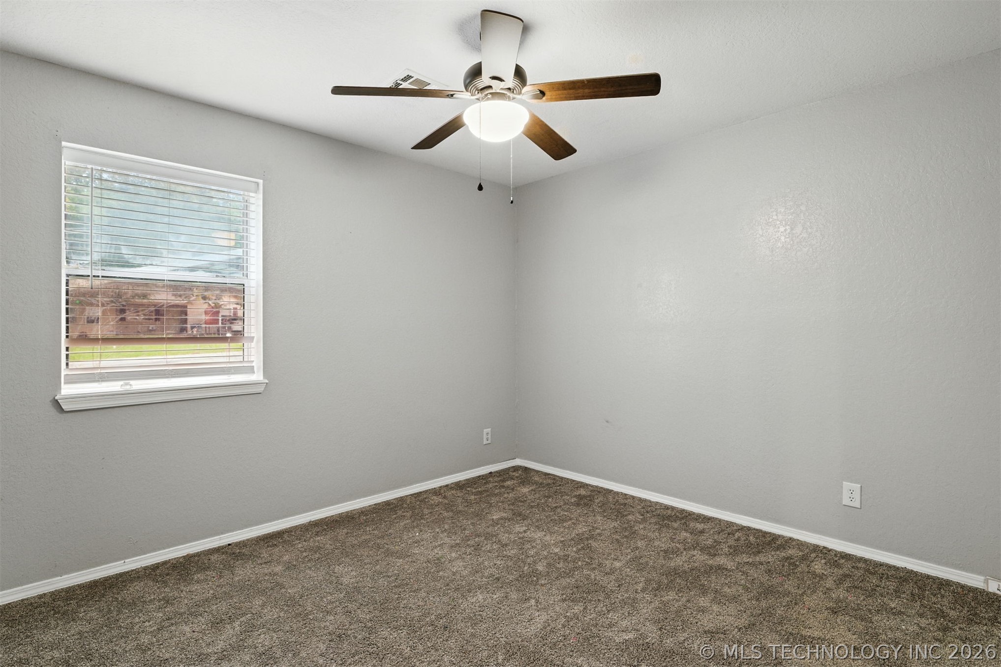 305 W E Property Photo 11