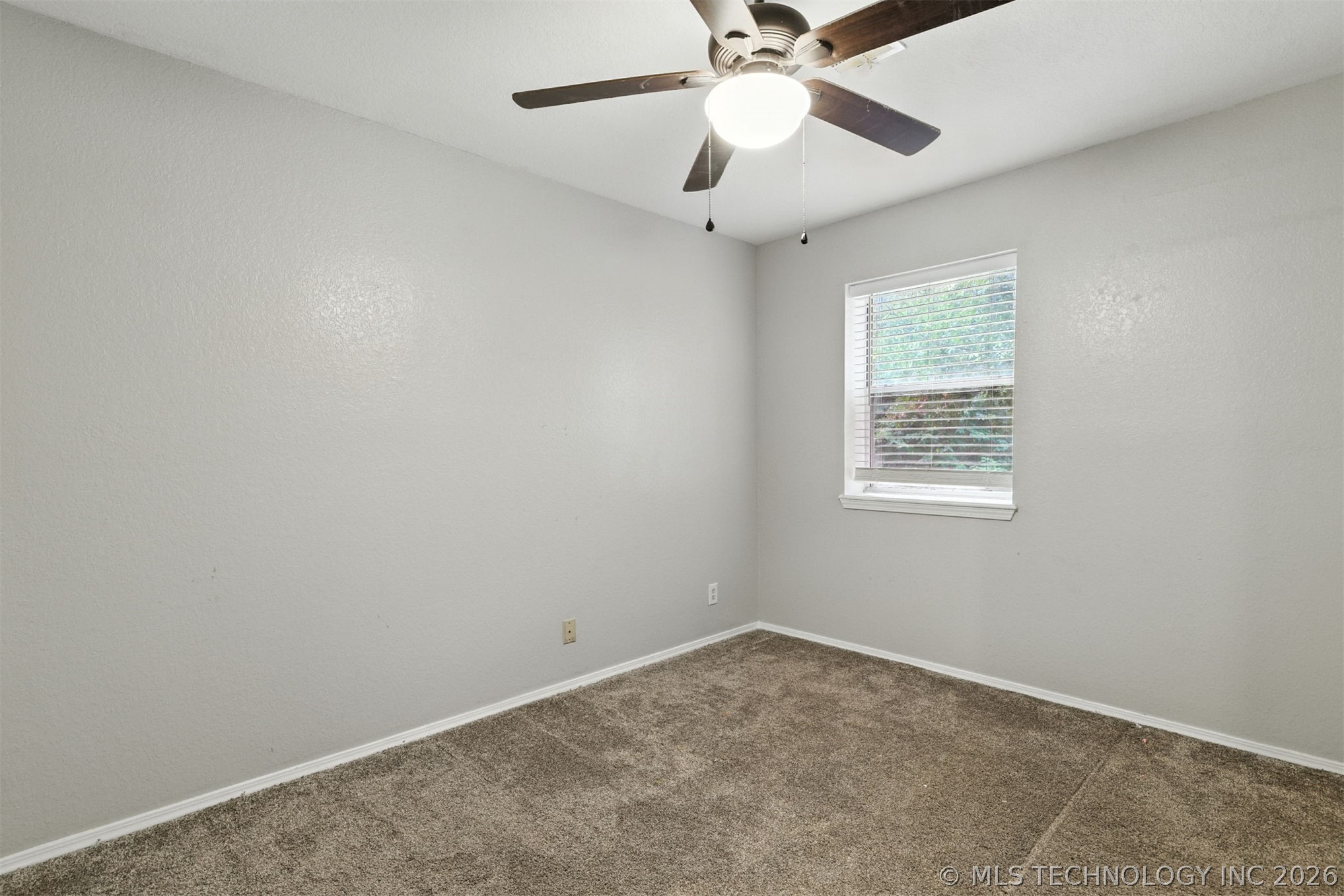 305 W E Property Photo 14