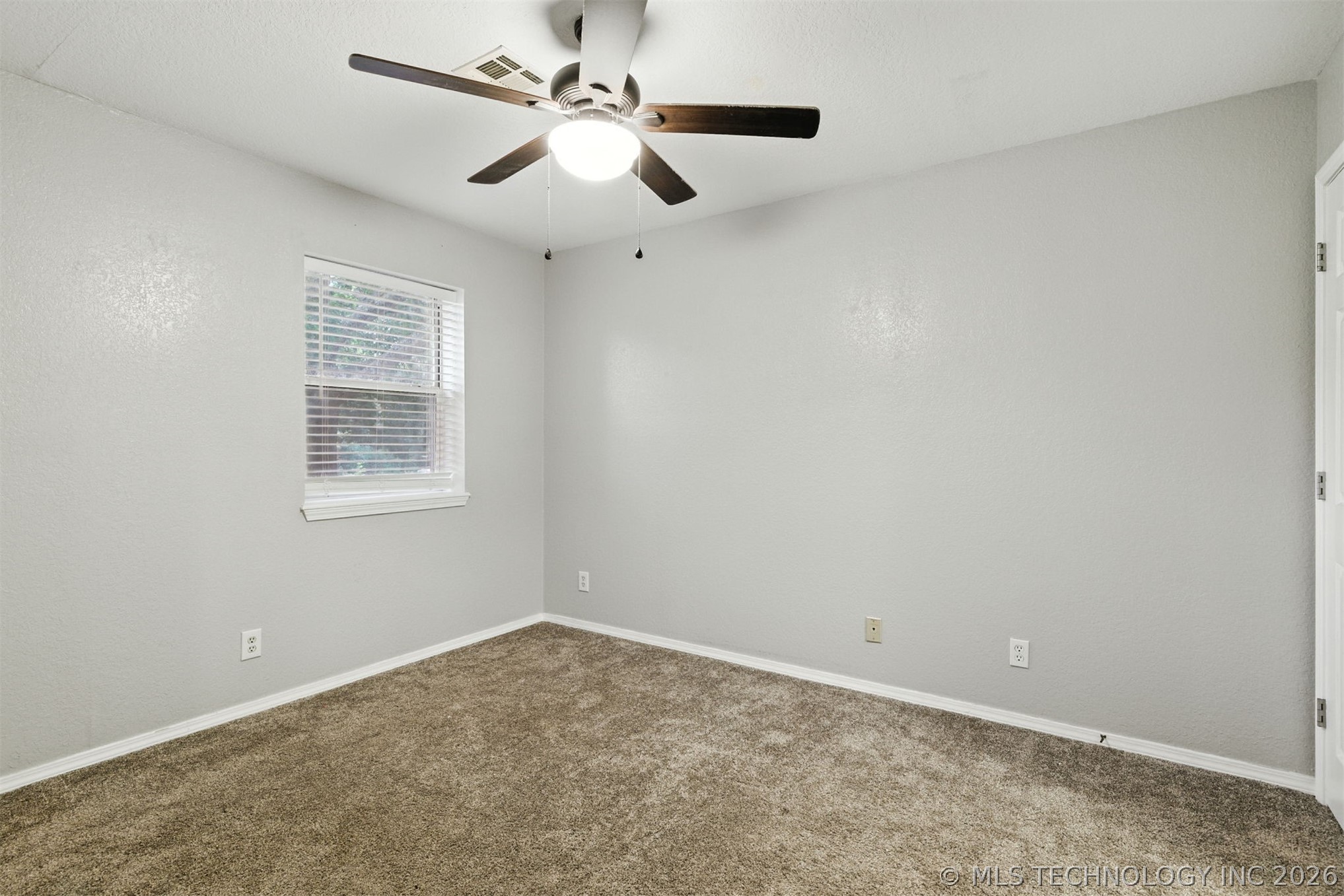 305 W E Property Photo 16