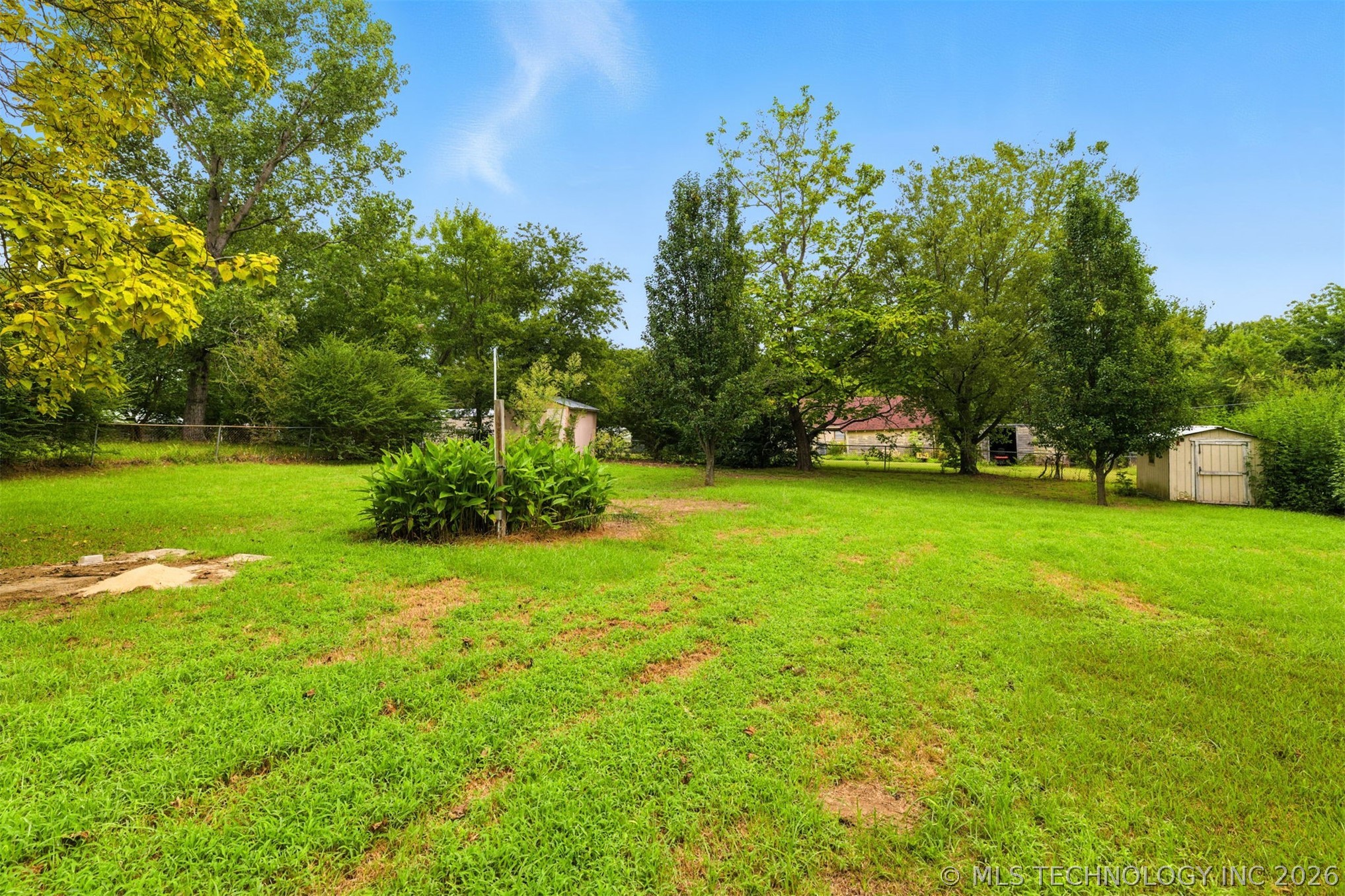 305 W E Property Photo 19