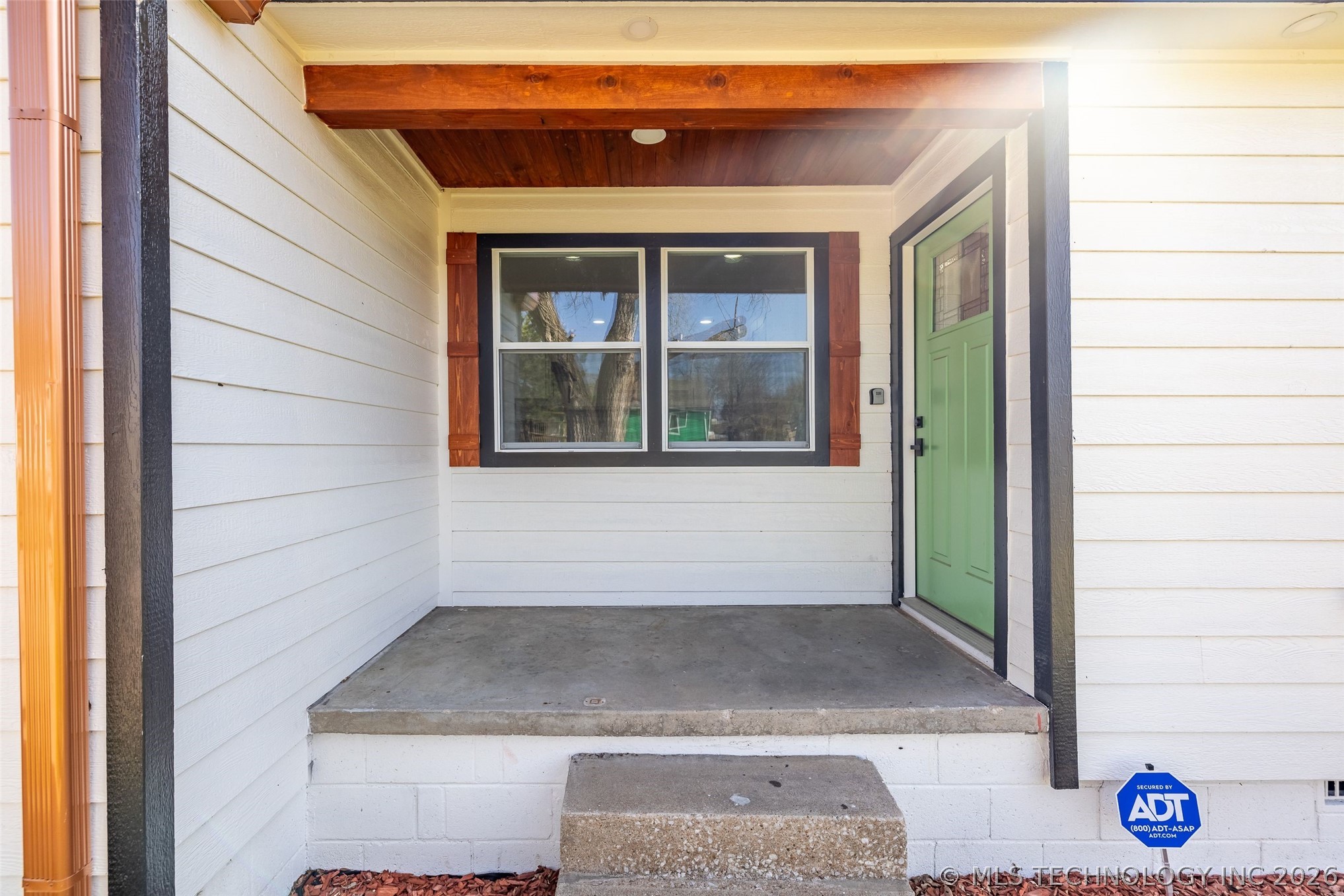 1645 N College Avenue Property Photo 13