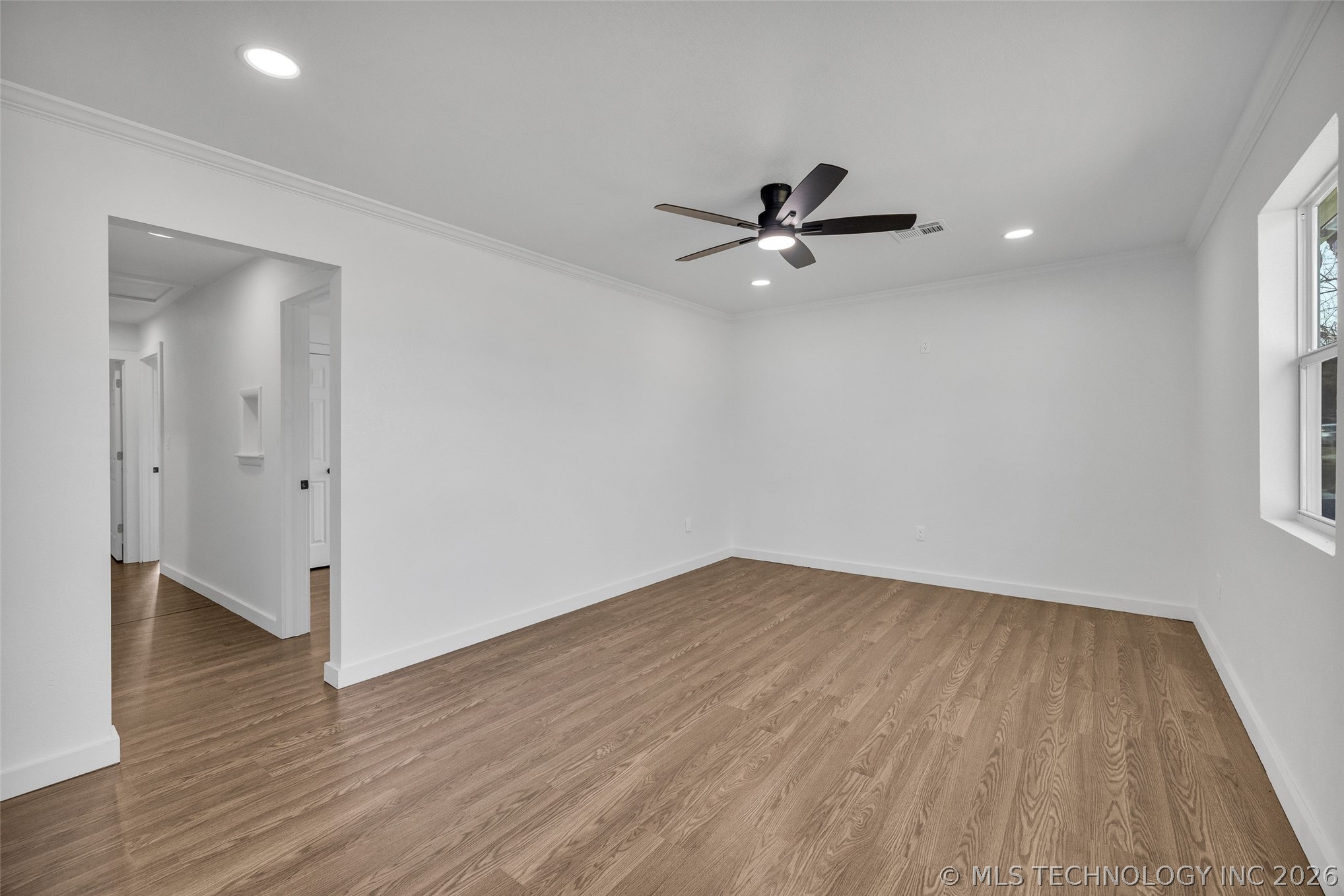 1645 N College Avenue Property Photo 16