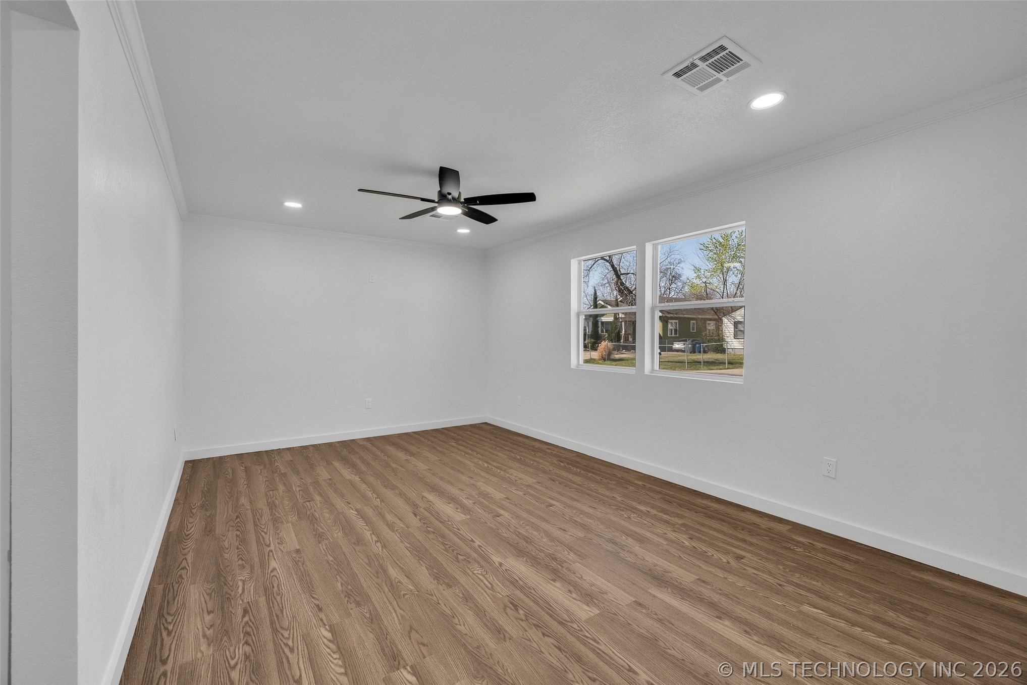 1645 N College Avenue Property Photo 17