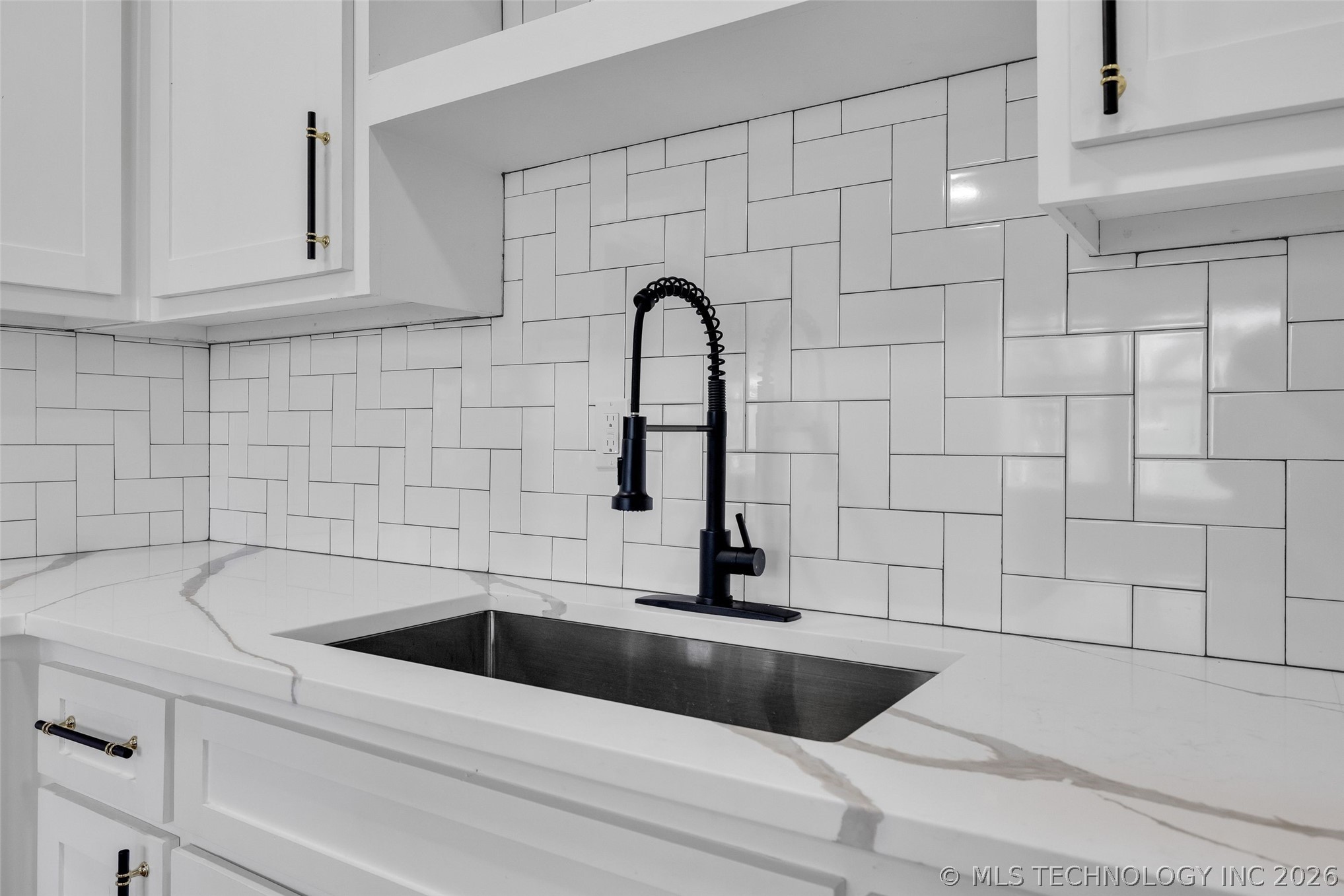 1645 N College Avenue Property Photo 25