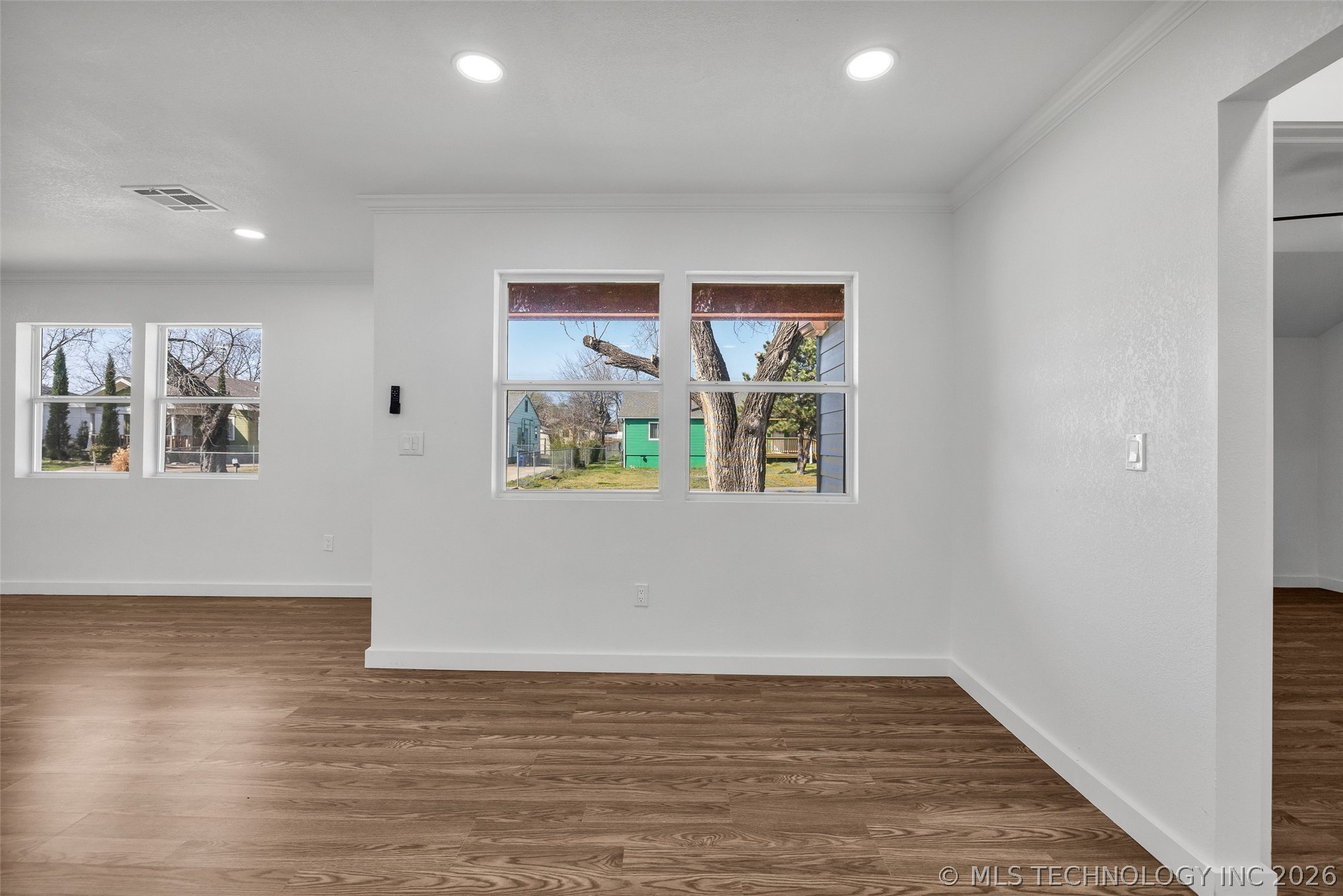 1645 N College Avenue Property Photo 27