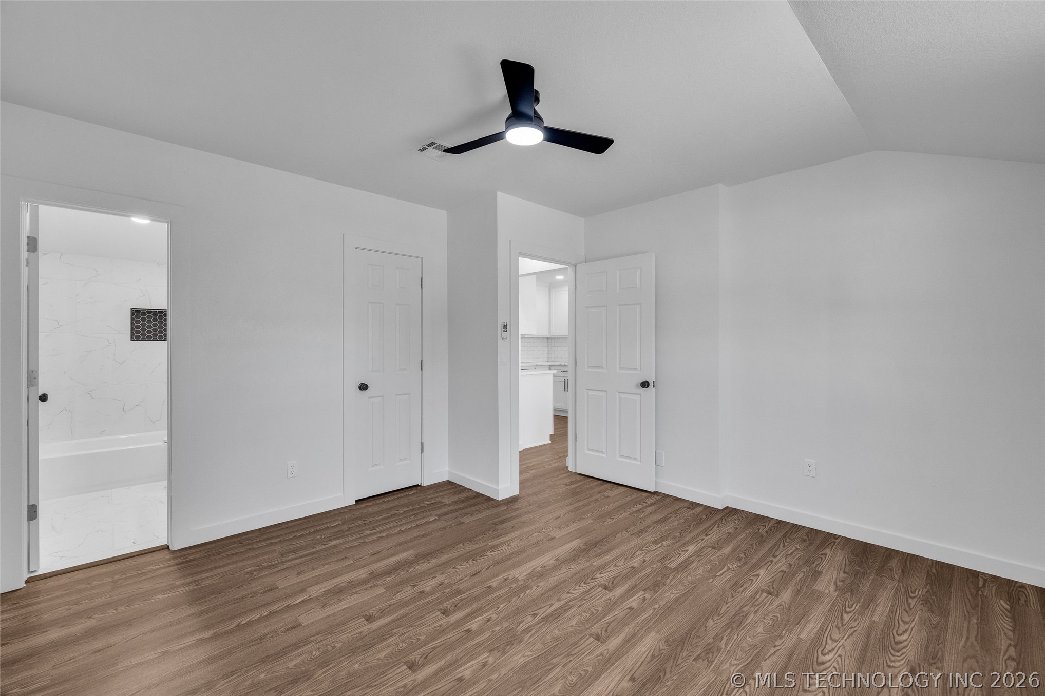 1645 N College Avenue Property Photo 30