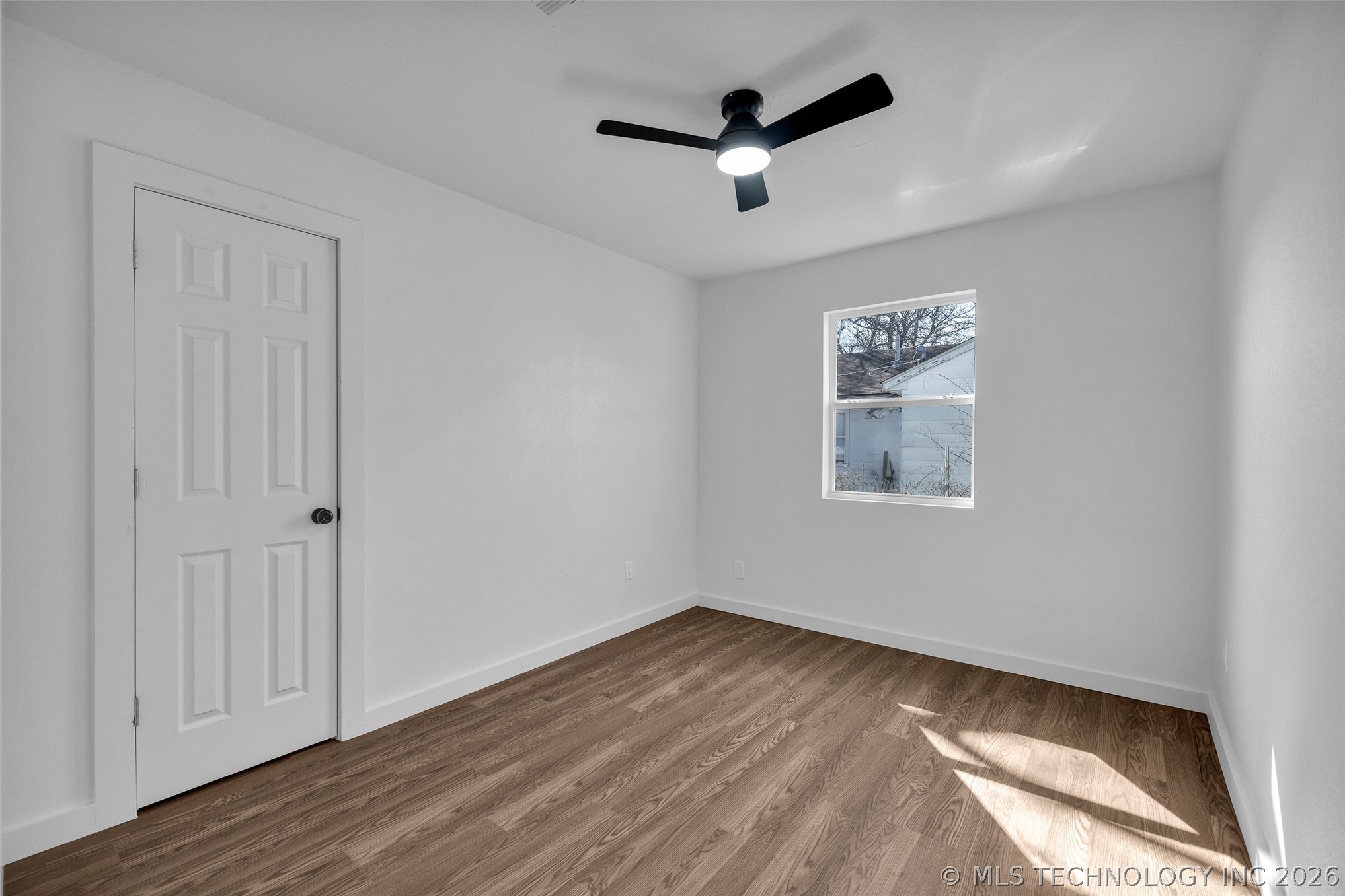 1645 N College Avenue Property Photo 33