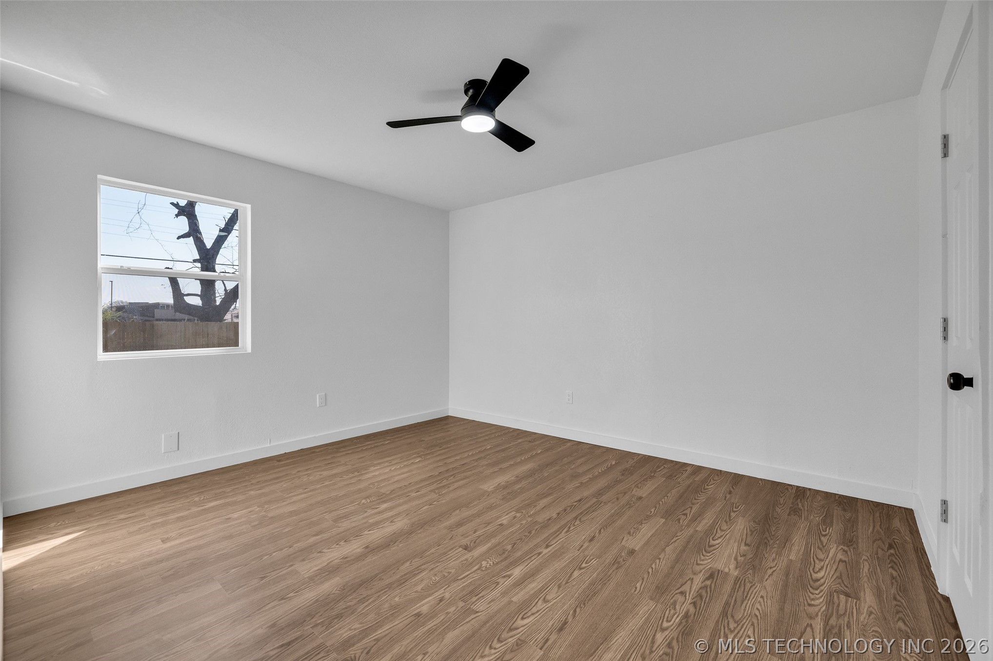1645 N College Avenue Property Photo 38