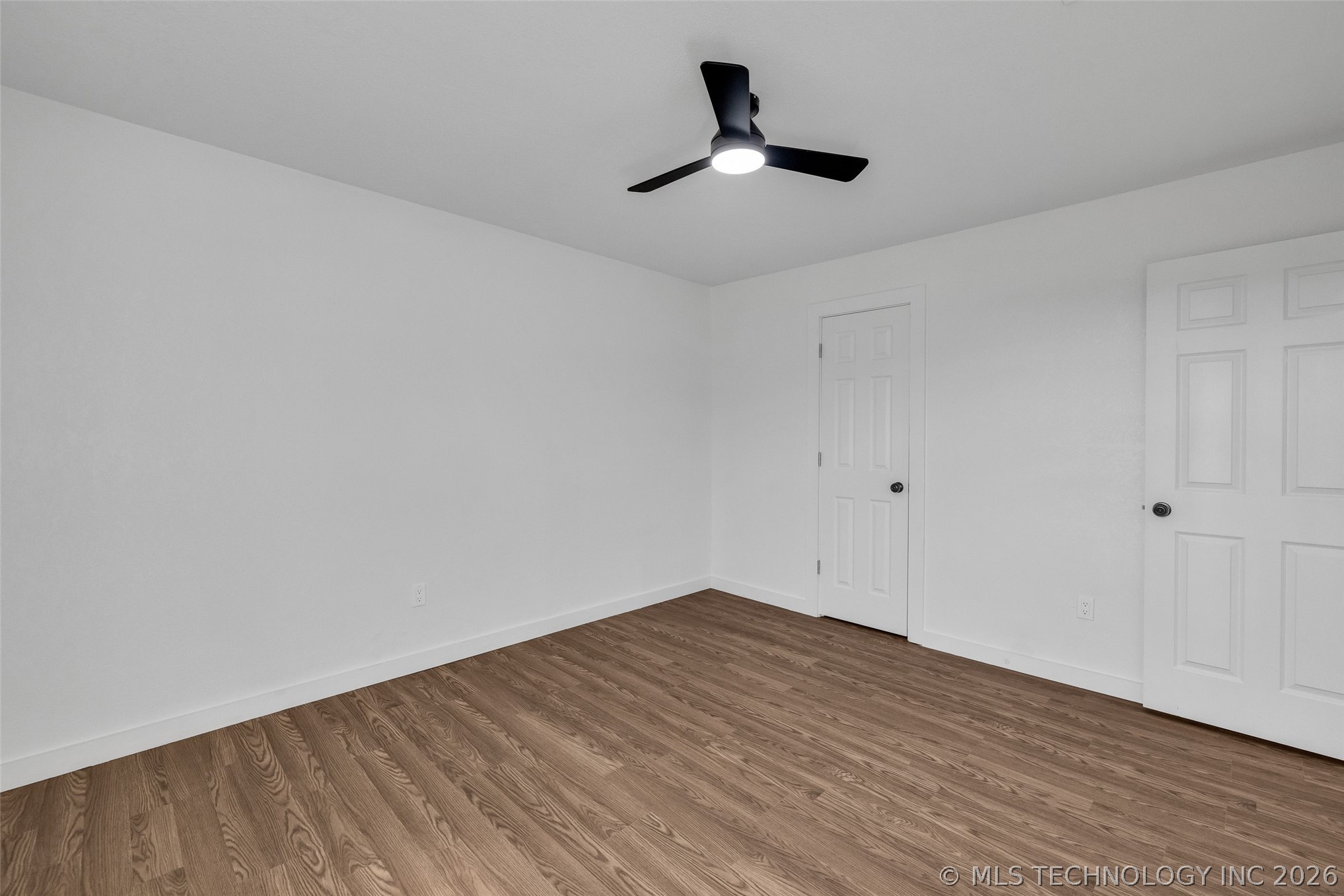 1645 N College Avenue Property Photo 41