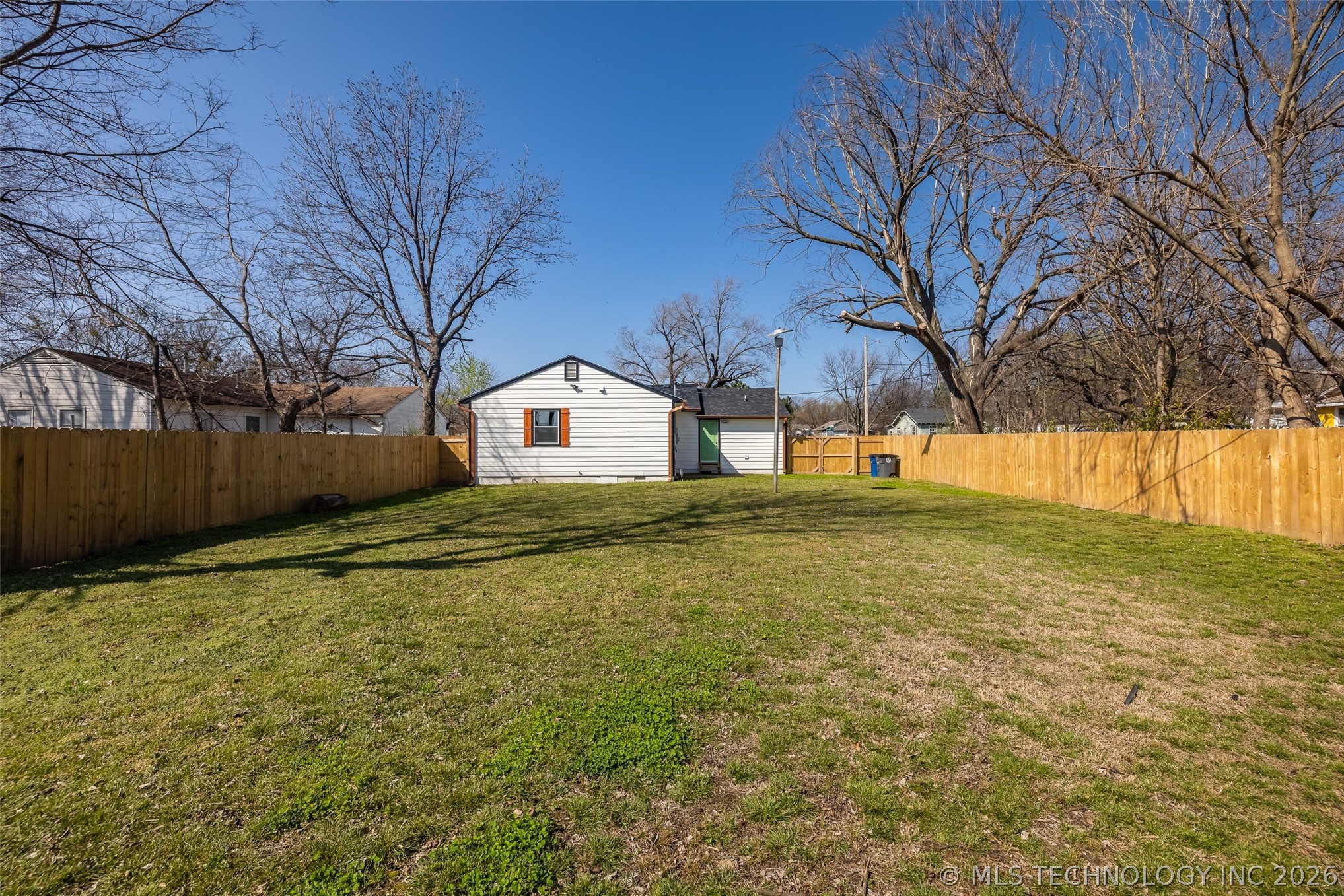 1645 N College Avenue Property Photo 53