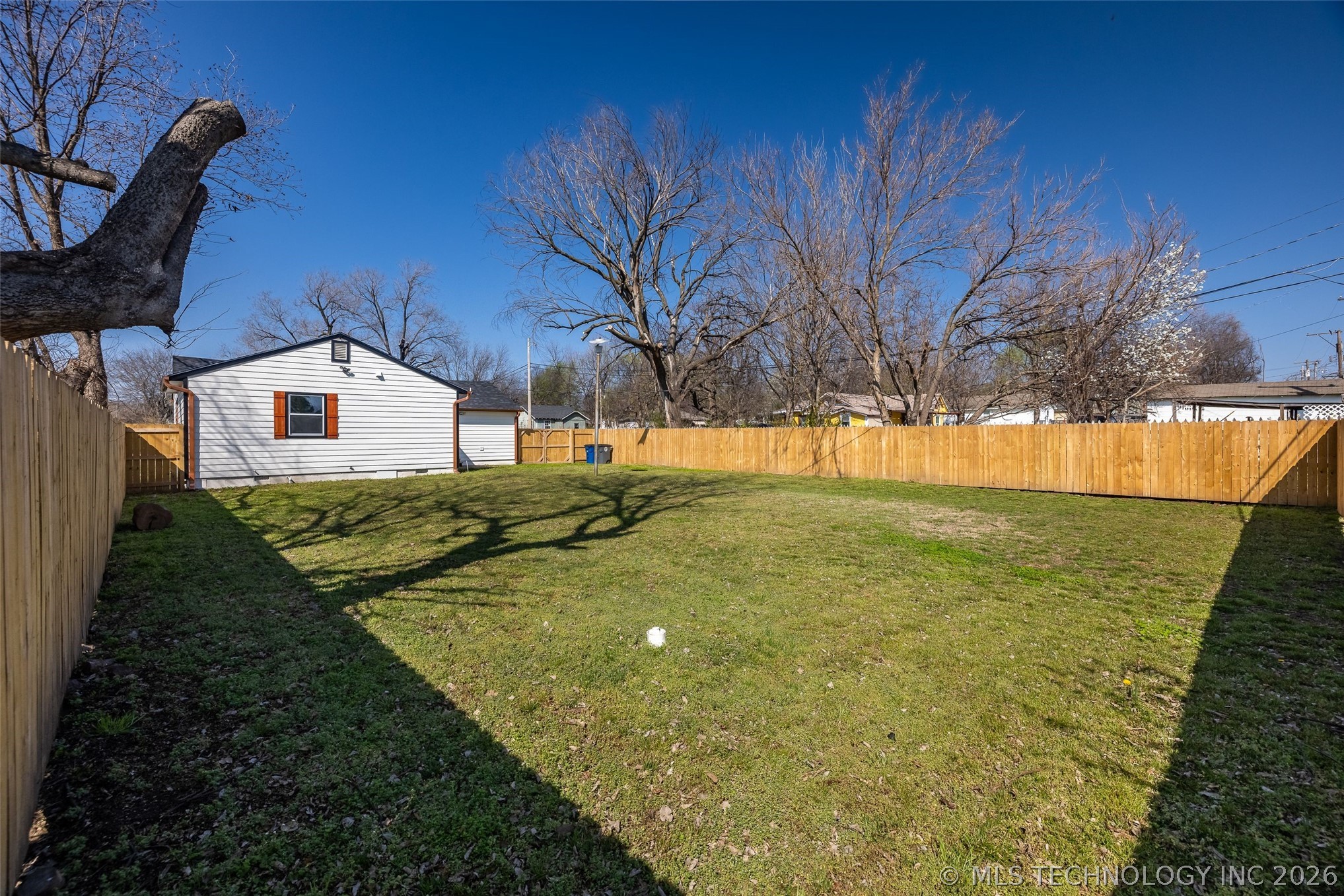 1645 N College Avenue Property Photo 54