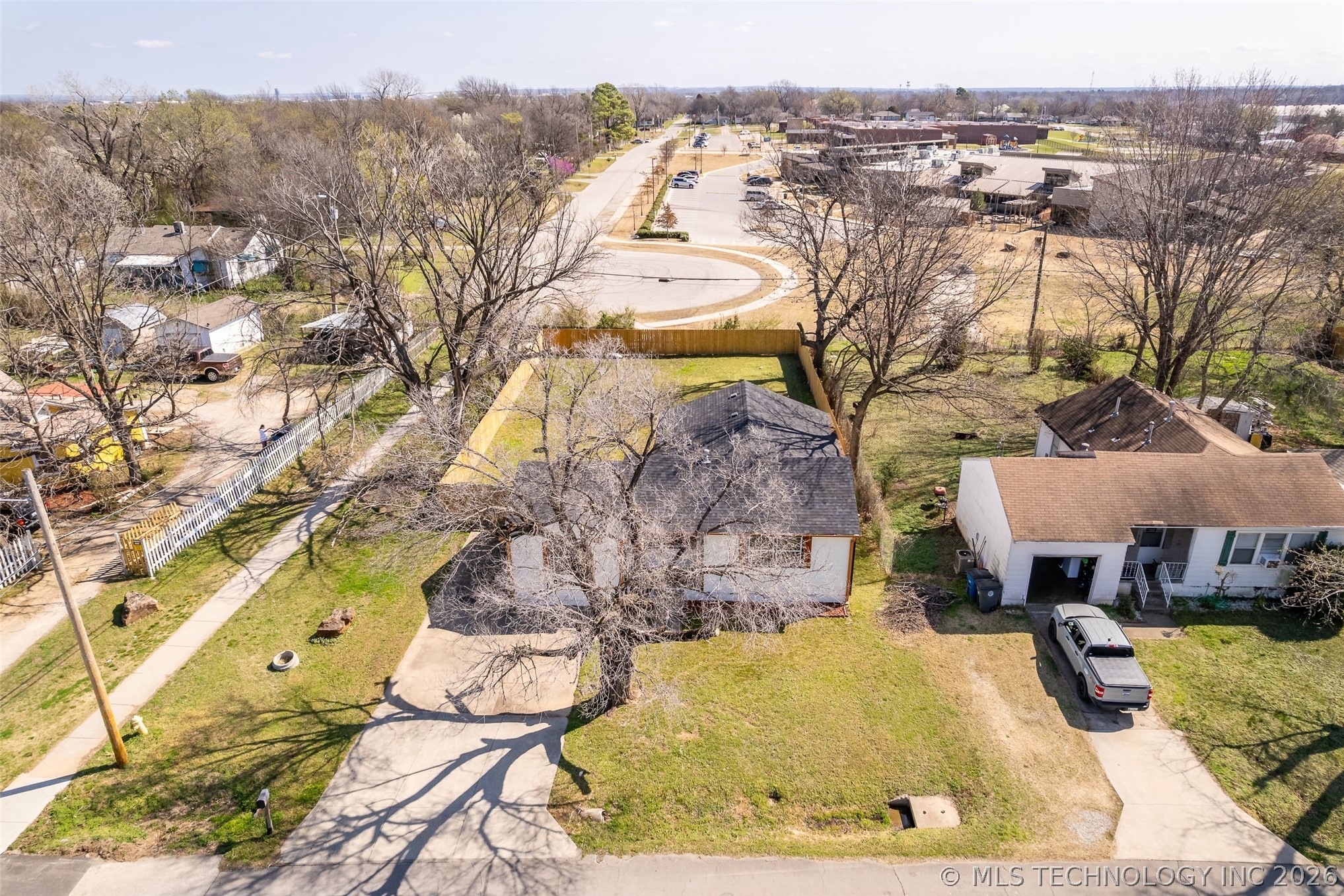 1645 N College Avenue Property Photo 57