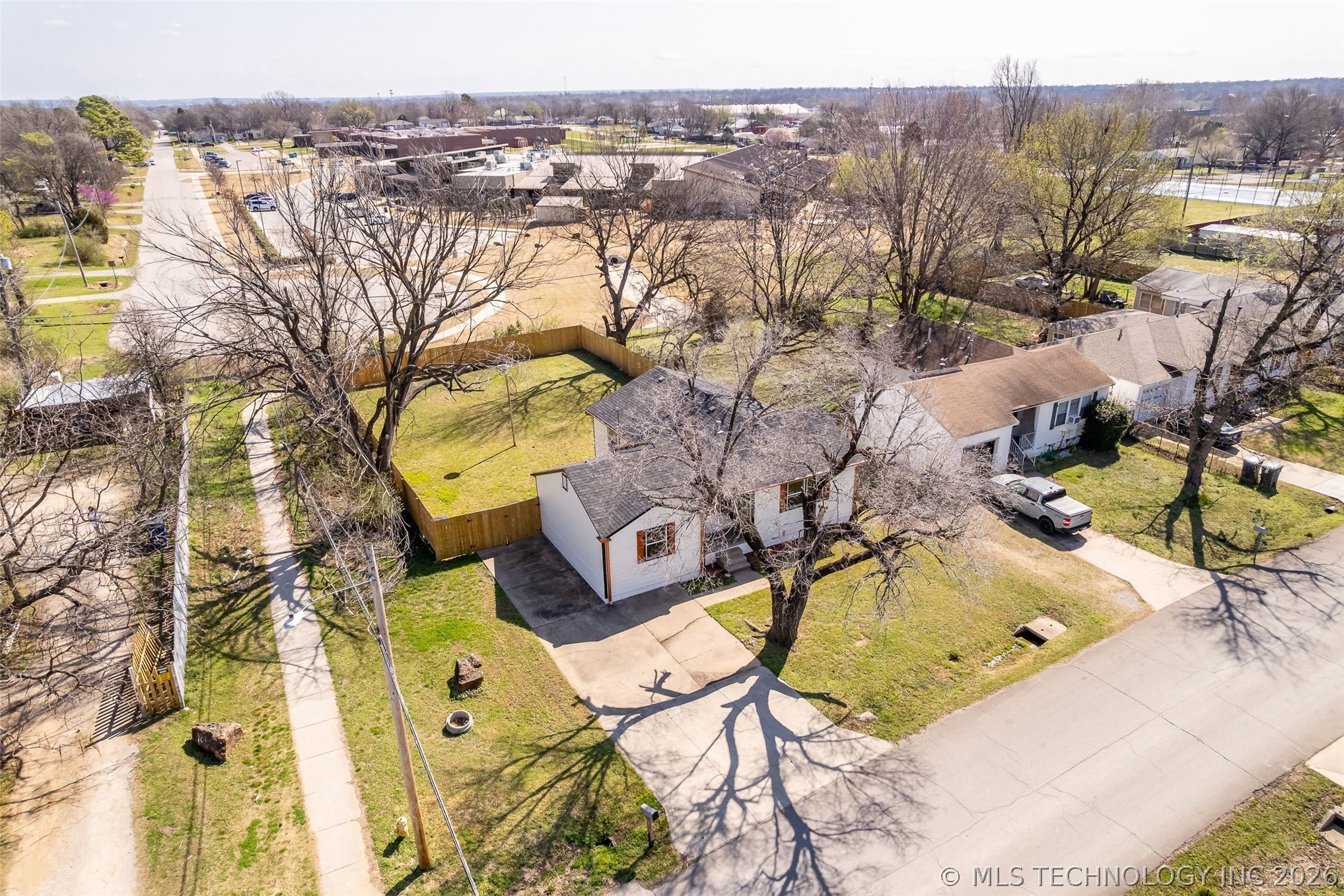 1645 N College Avenue Property Photo 58