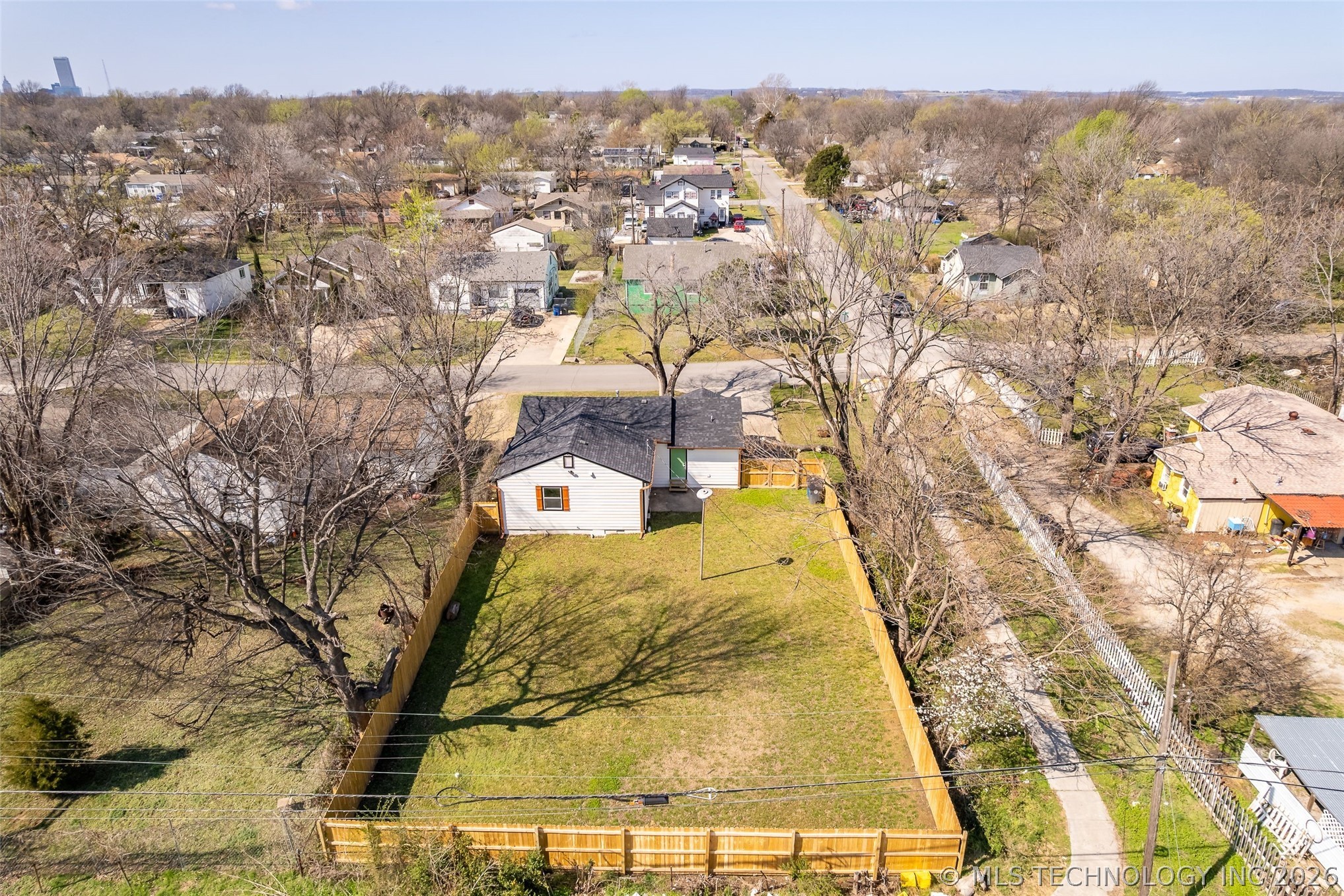 1645 N College Avenue Property Photo 60
