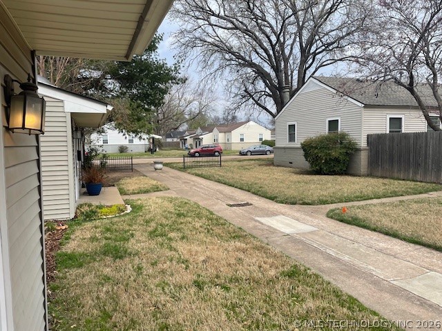 1320 E 38th Street 1320b Property Photo 4