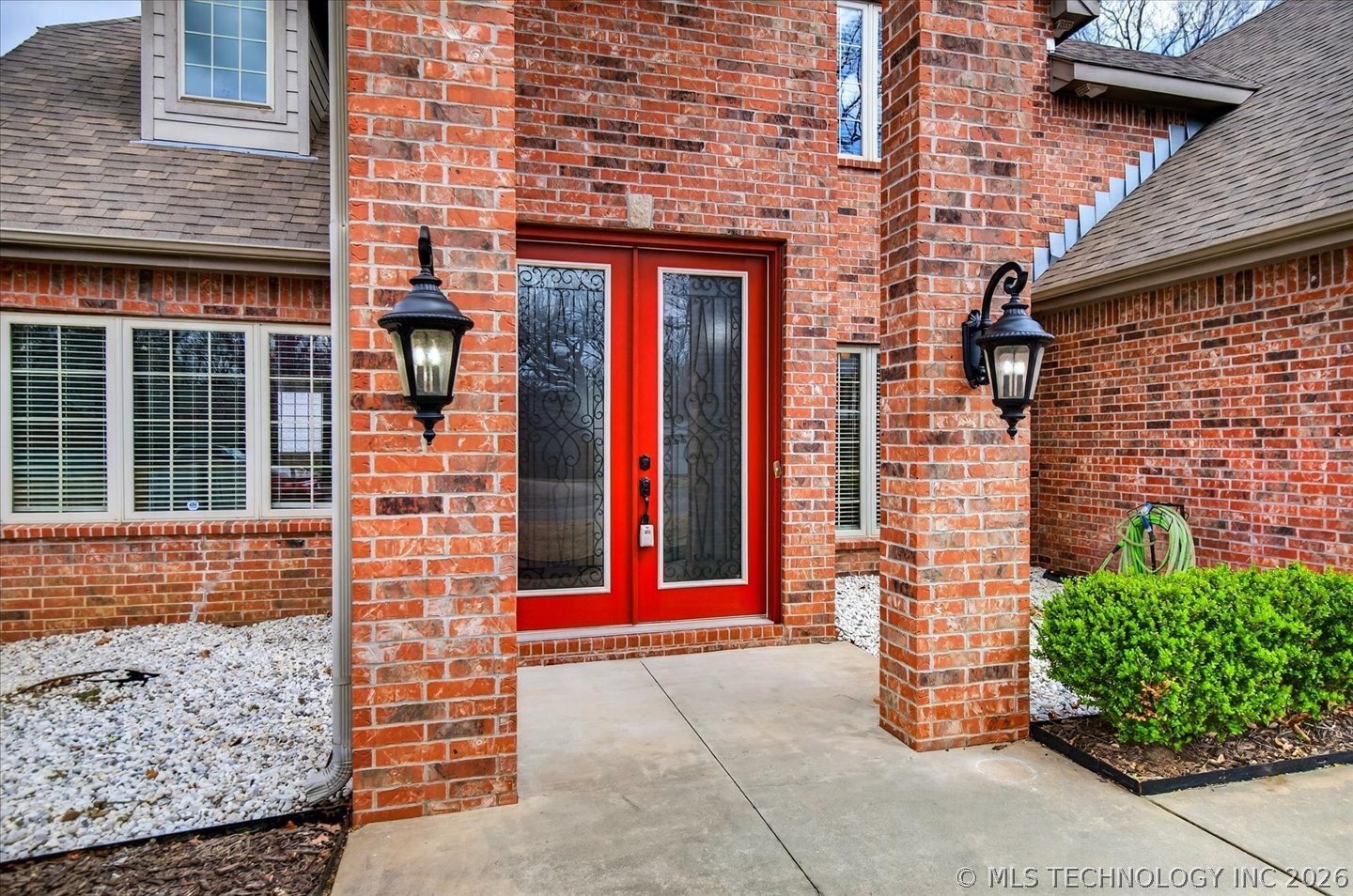 618 Kenwood Drive Property Photo 3