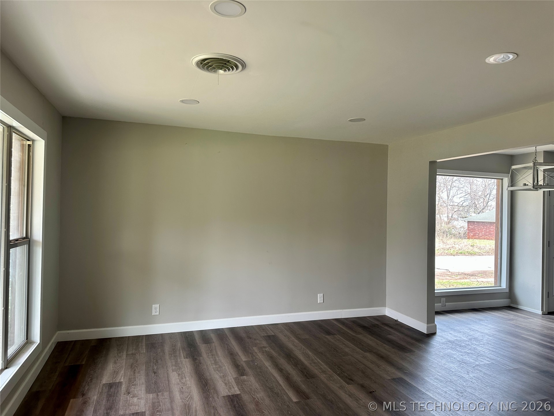 1024 N 3rd Avenue Property Photo 3