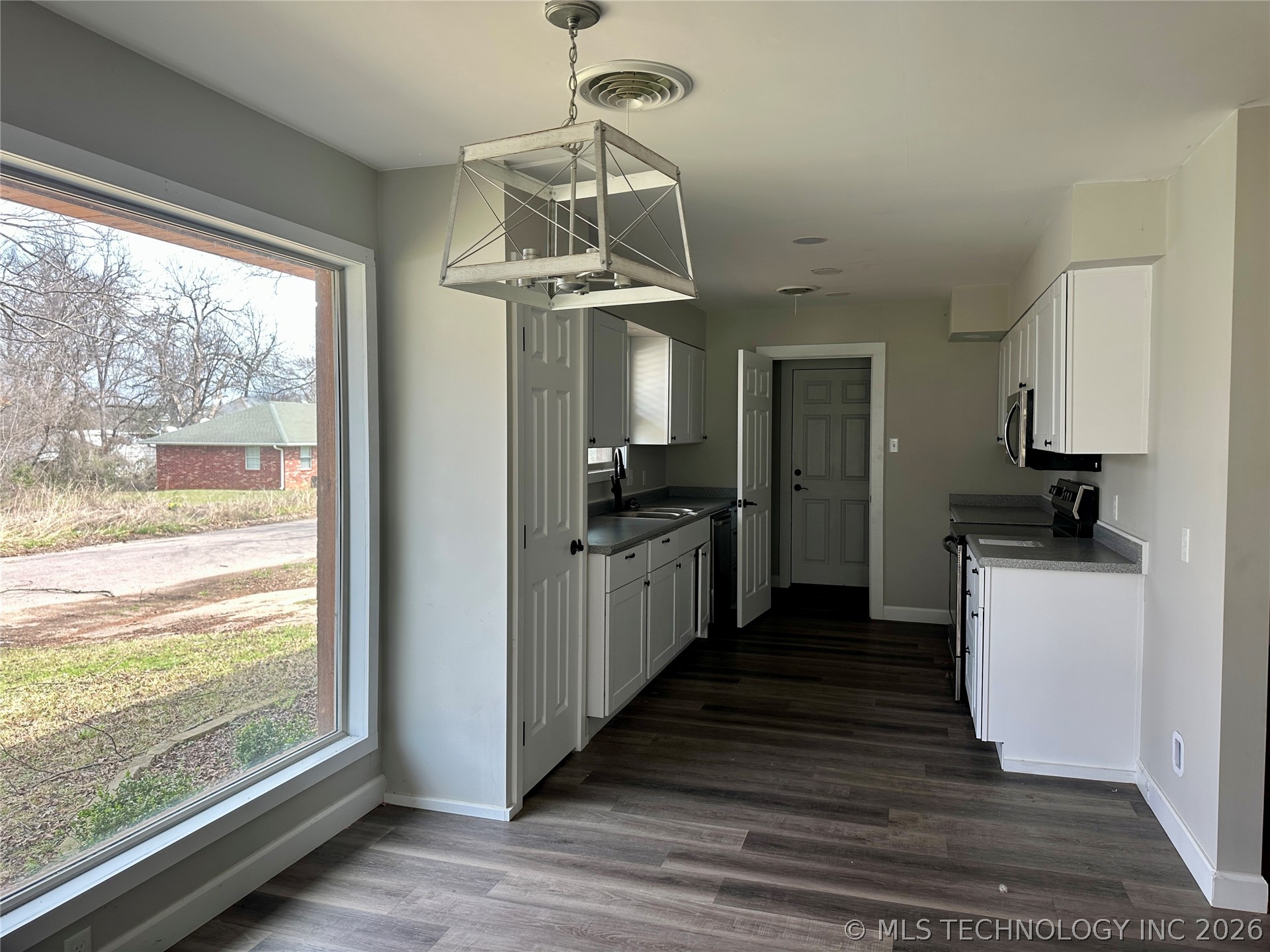 1024 N 3rd Avenue Property Photo 4