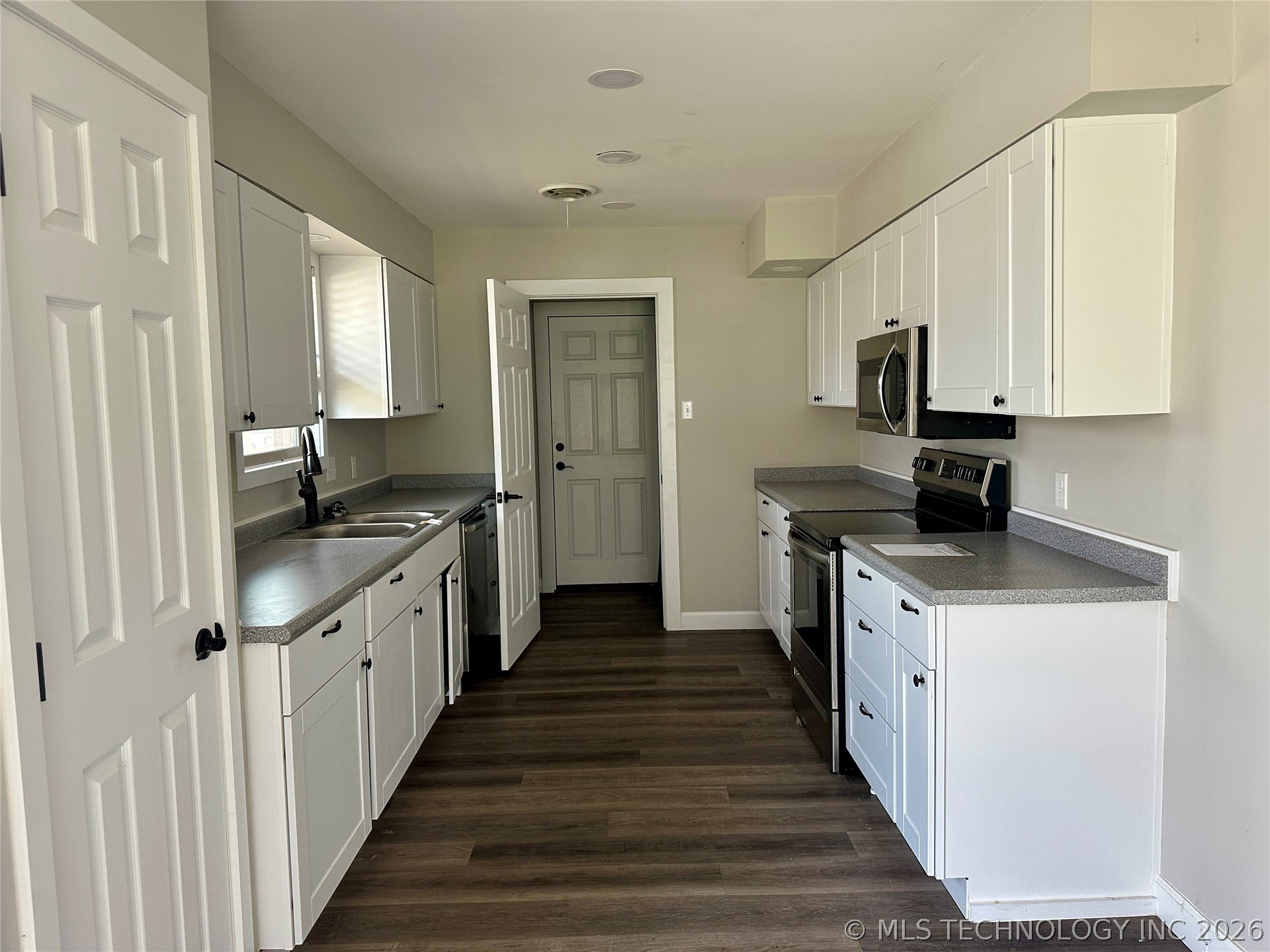 1024 N 3rd Avenue Property Photo 5