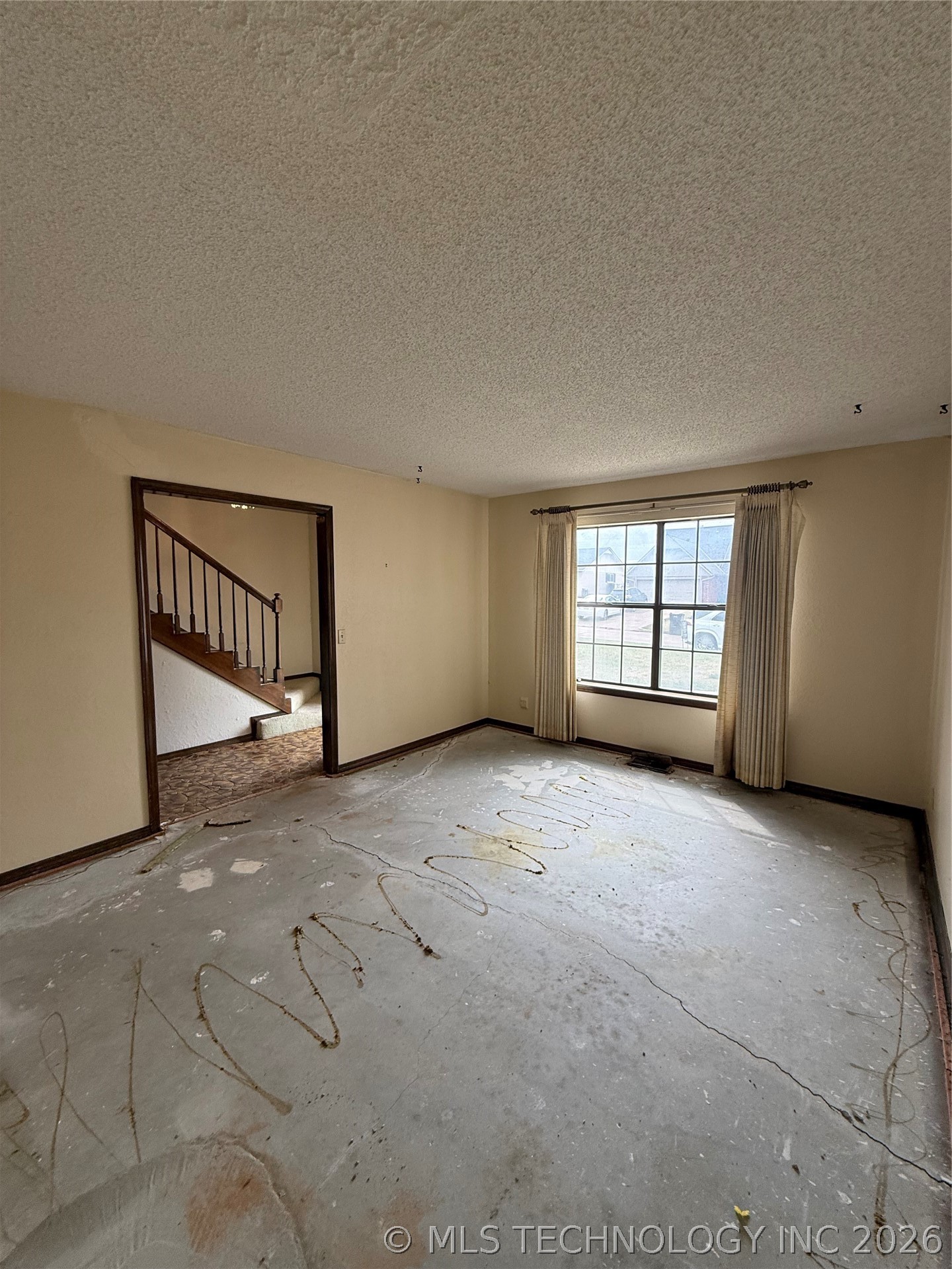 1600 W Pittsburg Street Property Photo 4
