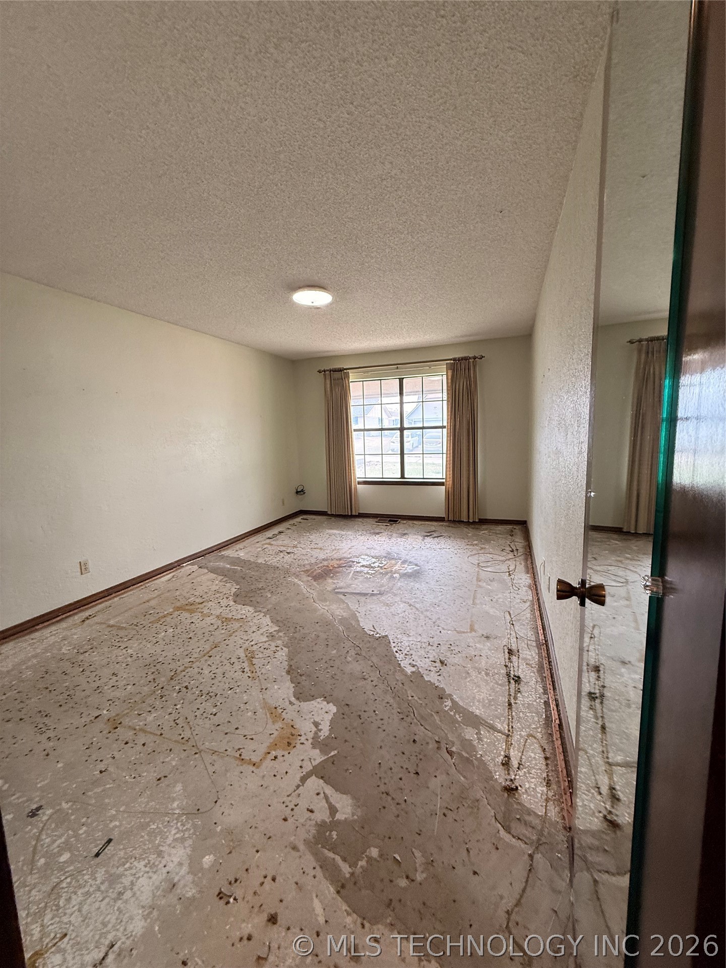1600 W Pittsburg Street Property Photo 7