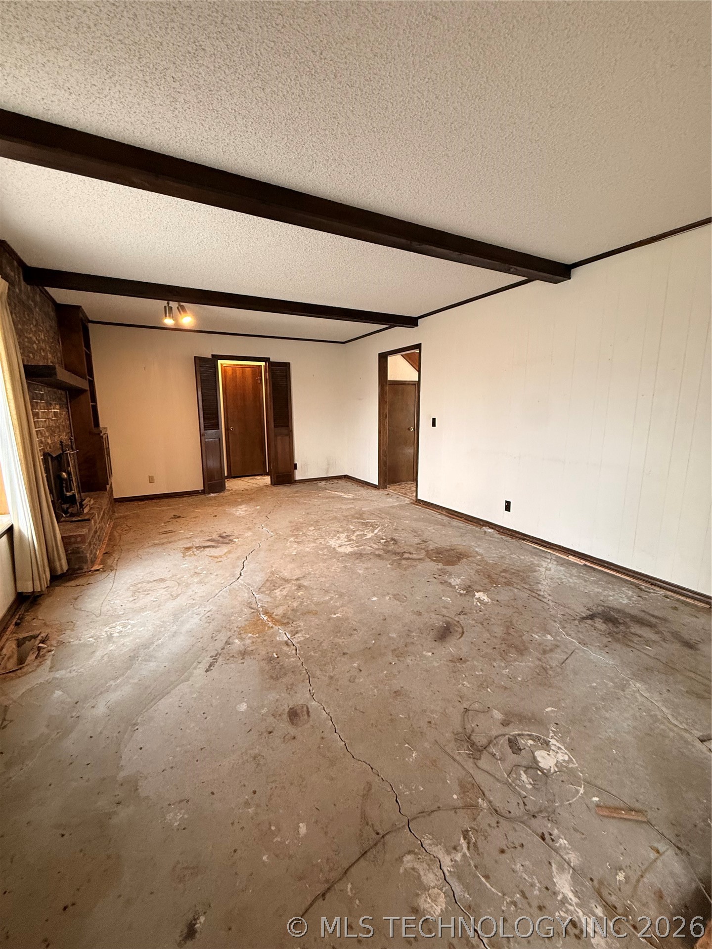 1600 W Pittsburg Street Property Photo 11