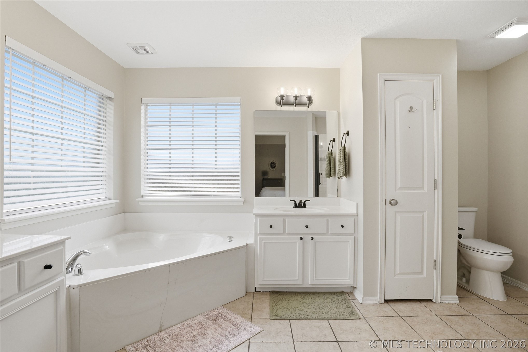 804 E Seattle Street Property Photo 28