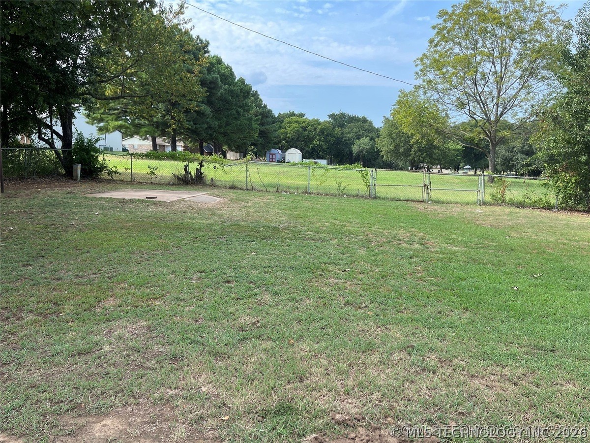 2912 Michelle Property Photo 3