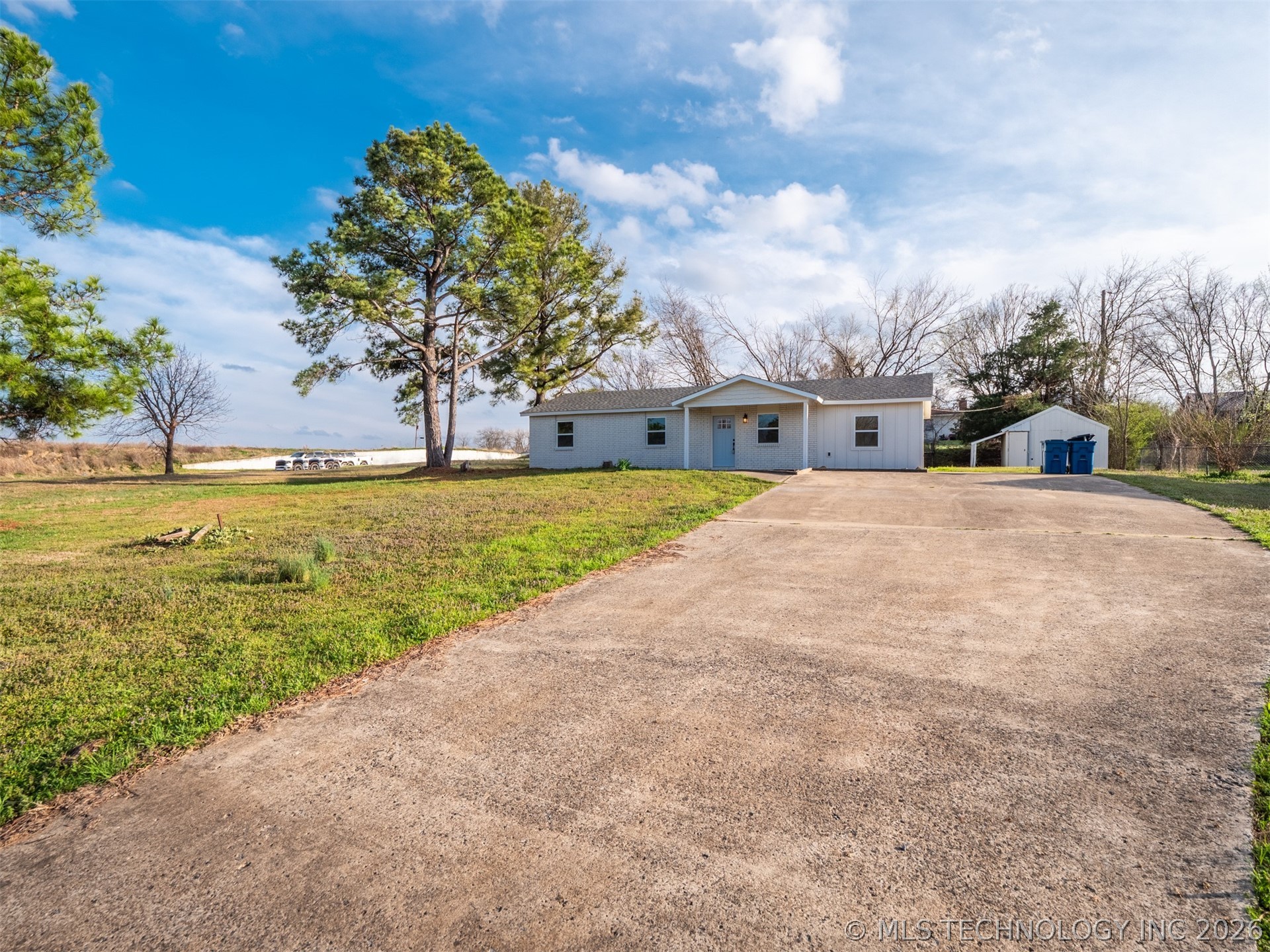 102 W Polk Property Photo 2