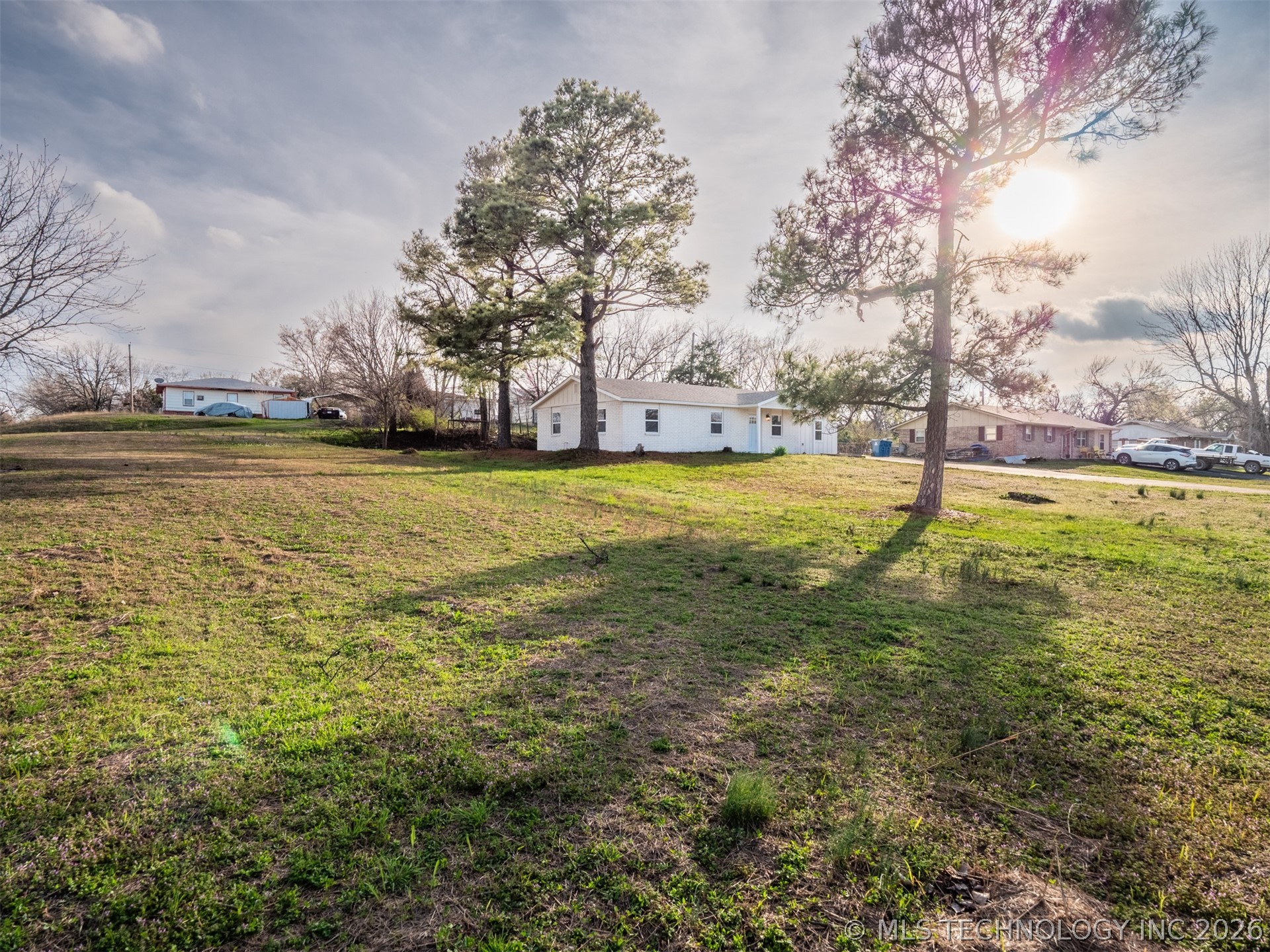 102 W Polk Property Photo 3