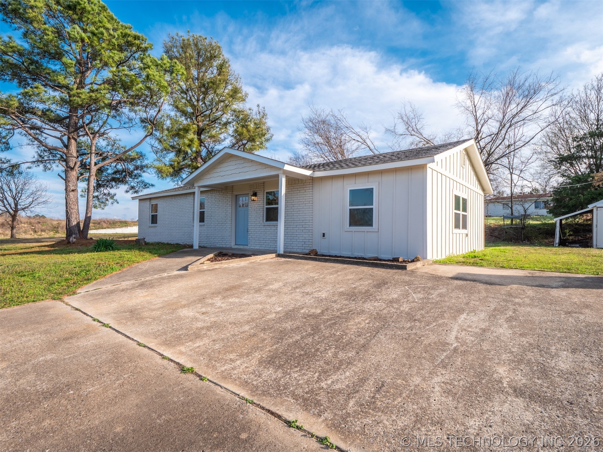 102 W Polk Property Photo 4