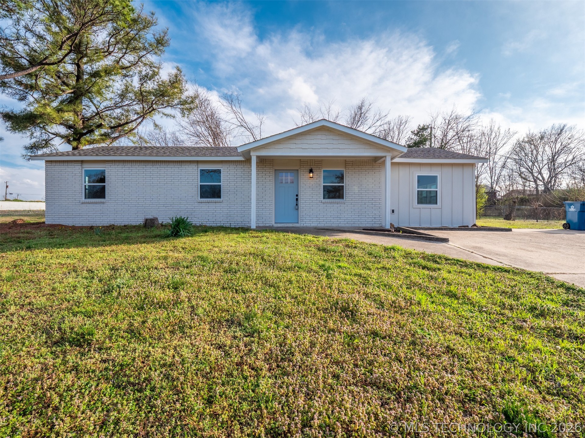 102 W Polk Property Photo 5