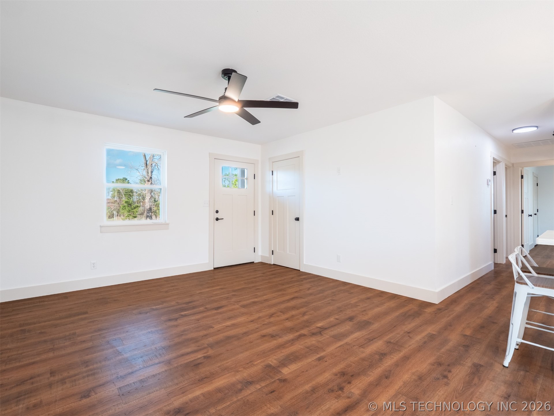 102 W Polk Property Photo 6