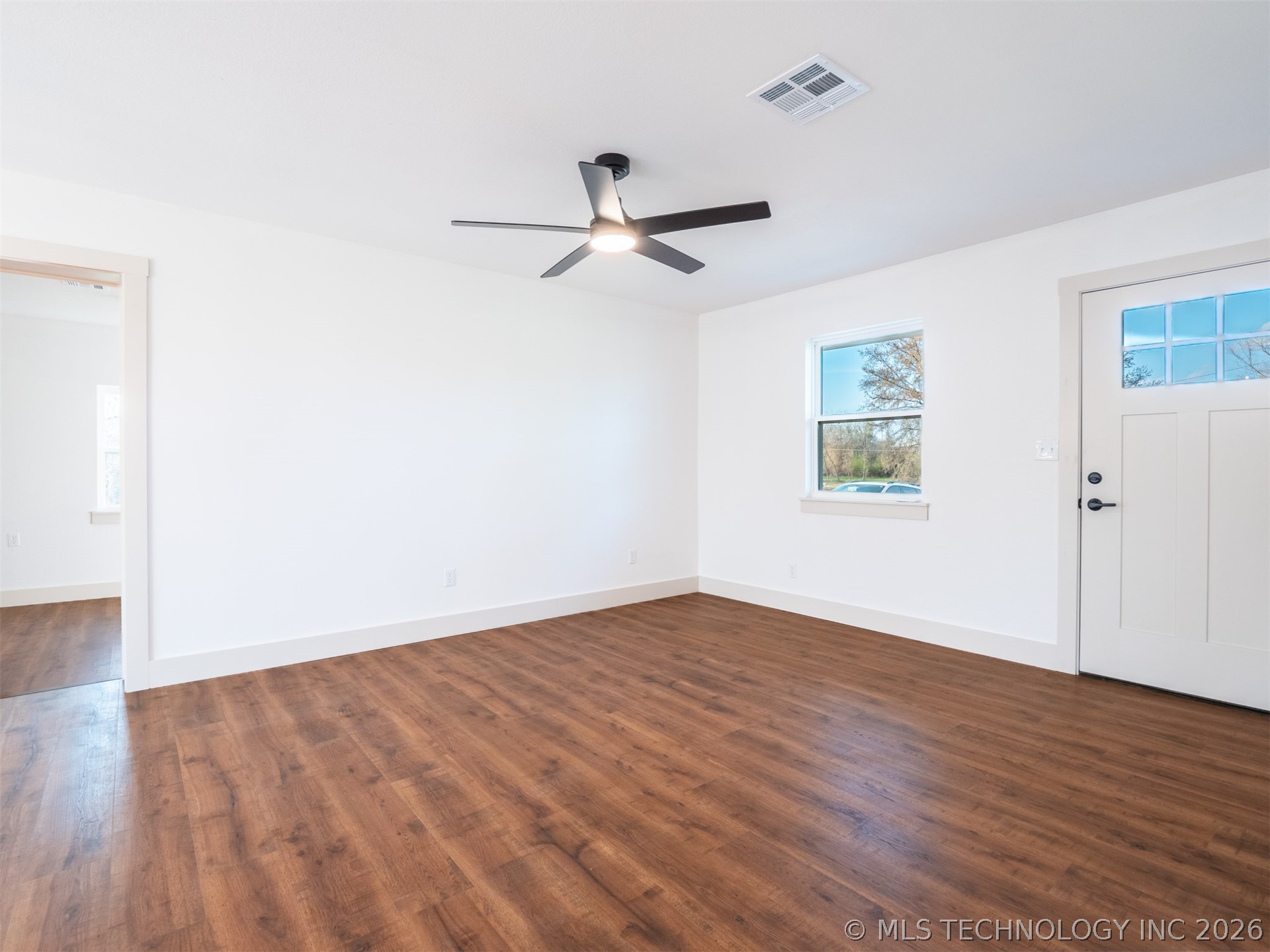 102 W Polk Property Photo 7