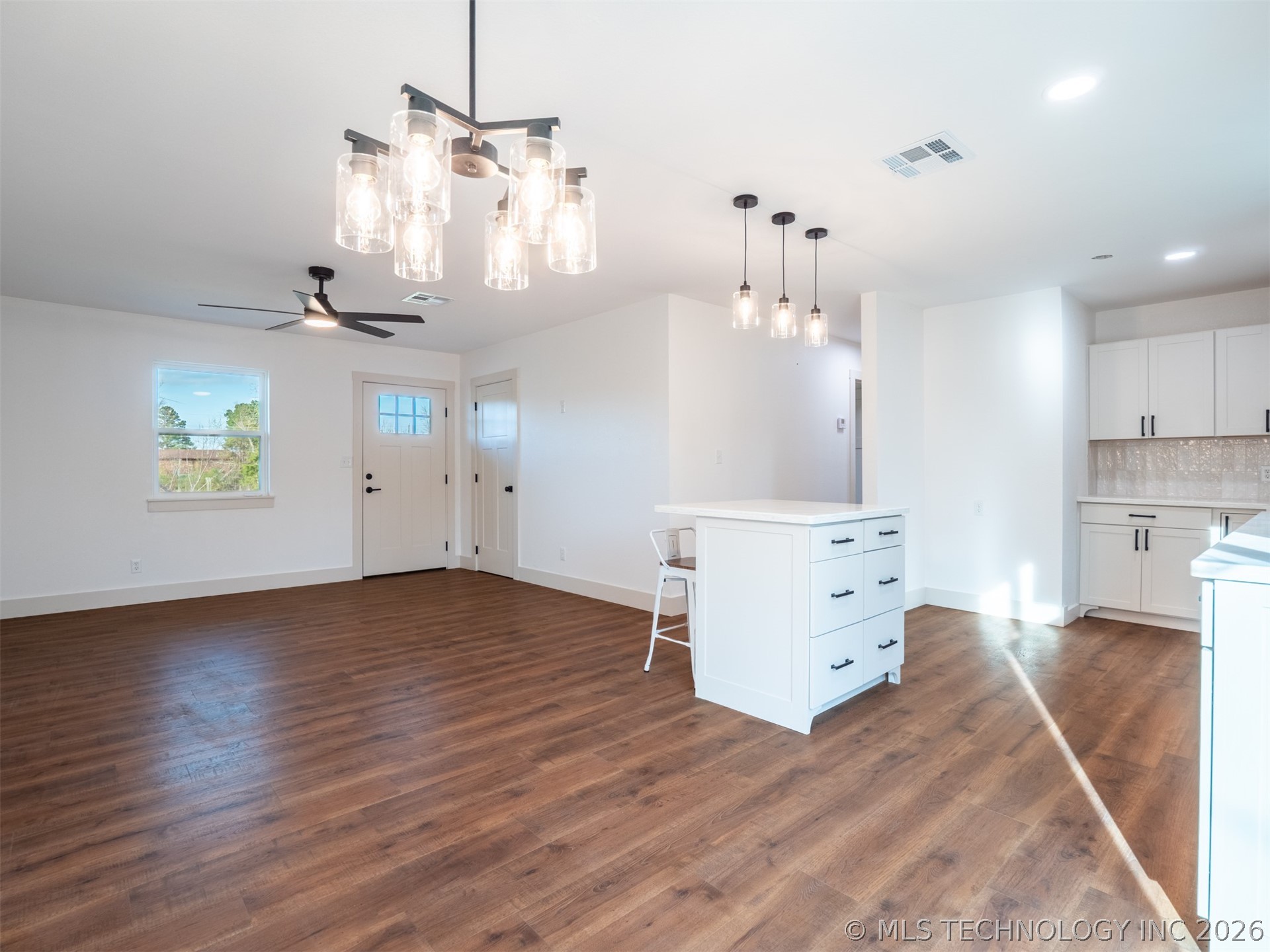 102 W Polk Property Photo 9