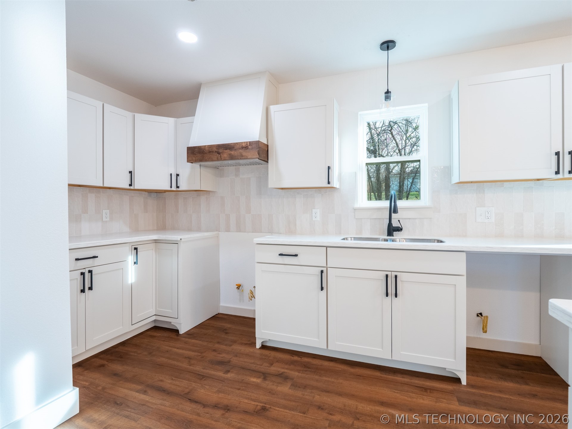 102 W Polk Property Photo 12