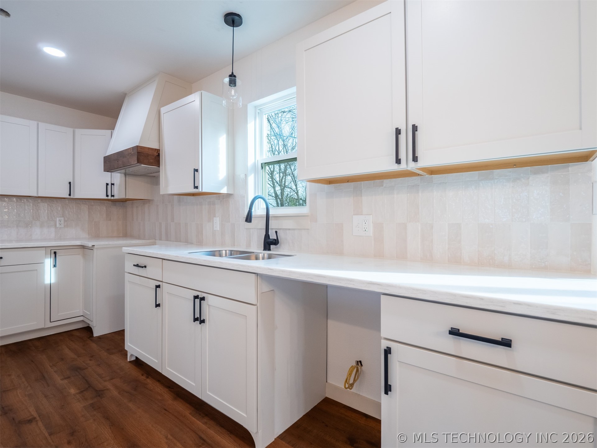 102 W Polk Property Photo 14