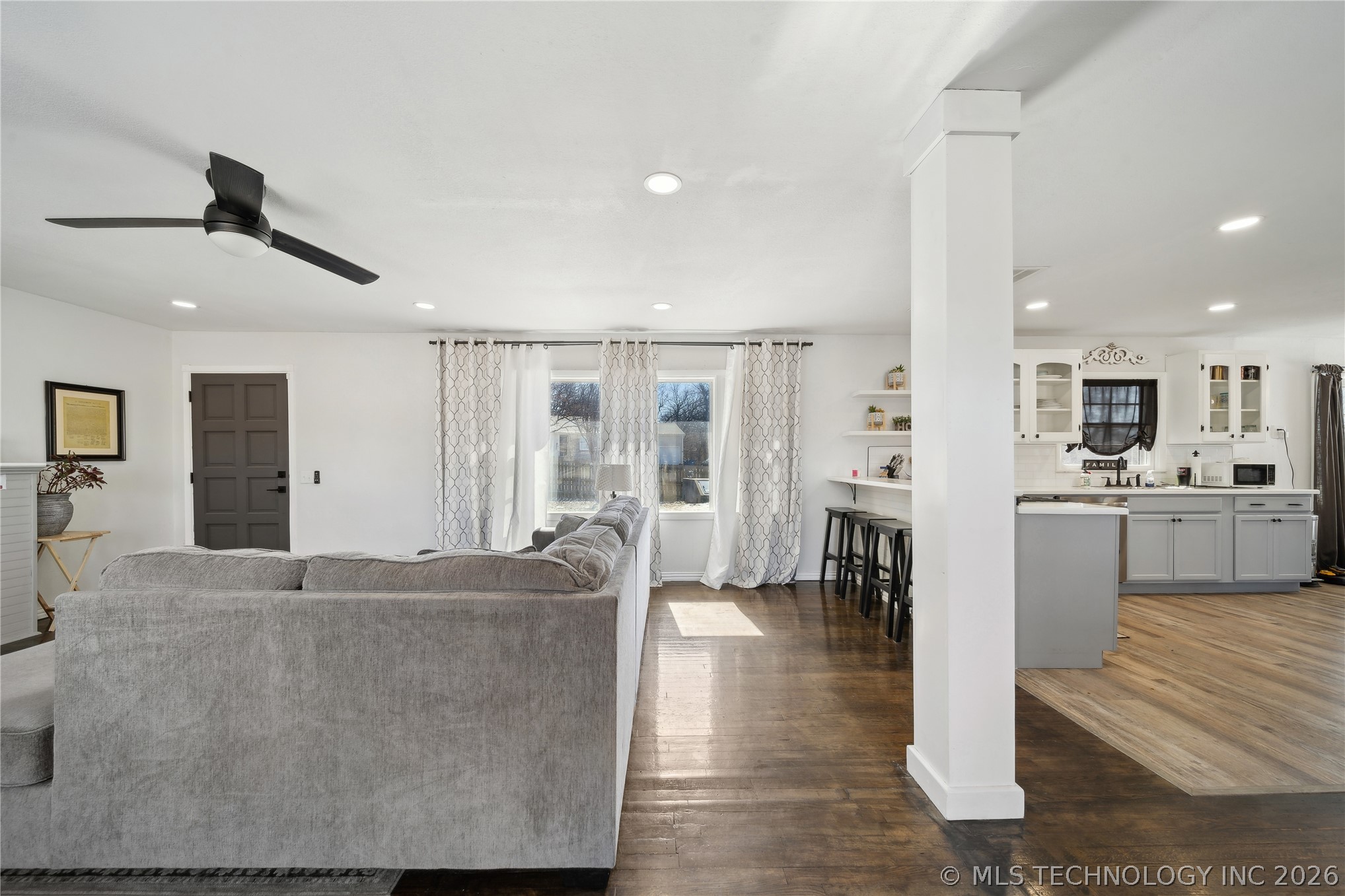1504 E Miami Avenue Property Photo 6