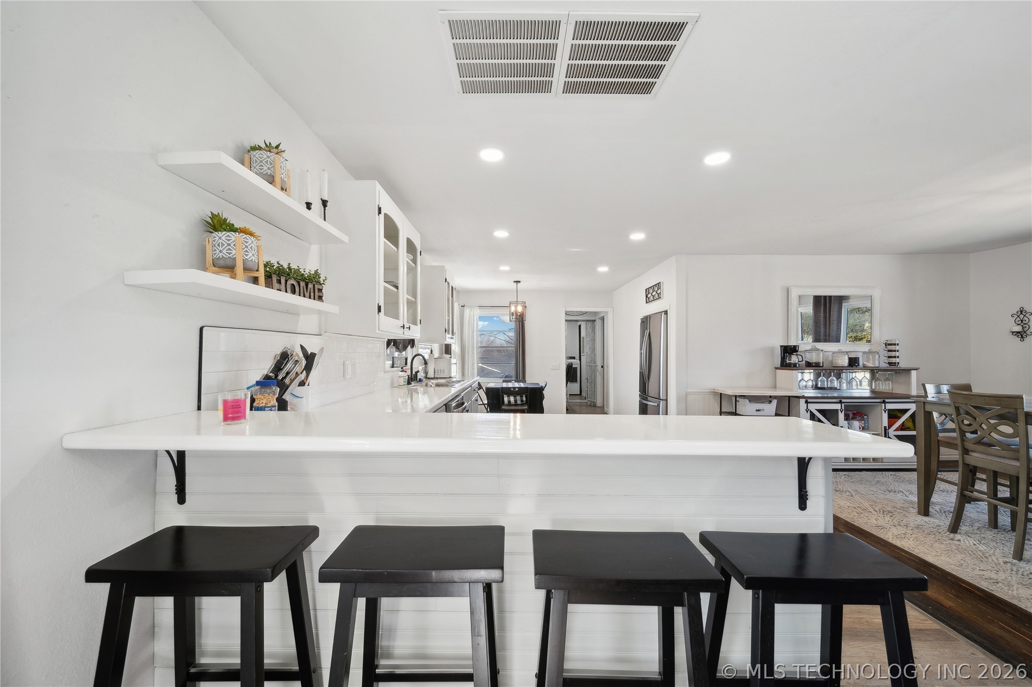 1504 E Miami Avenue Property Photo 8