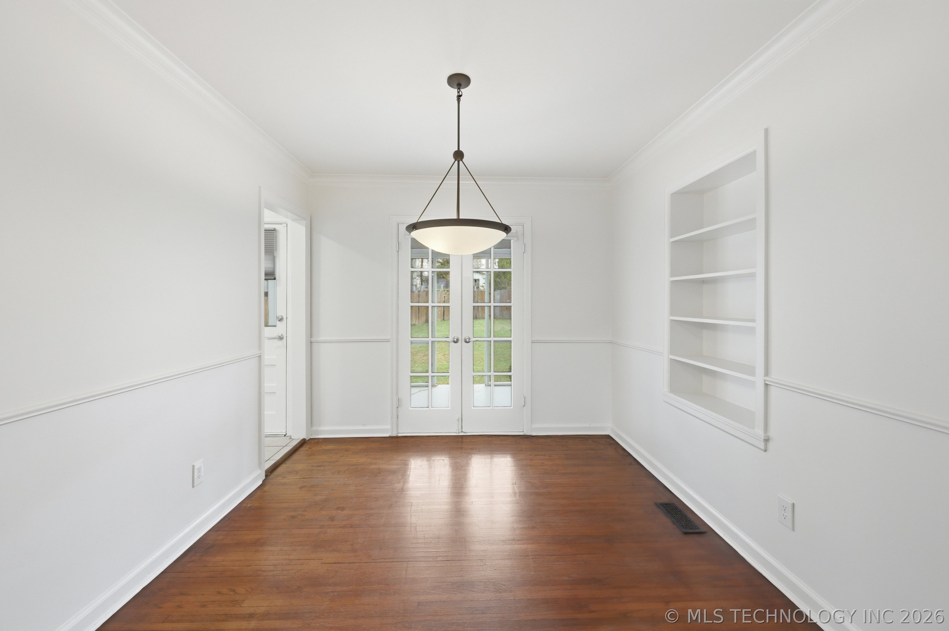 111 Waverly Drive Property Photo 9