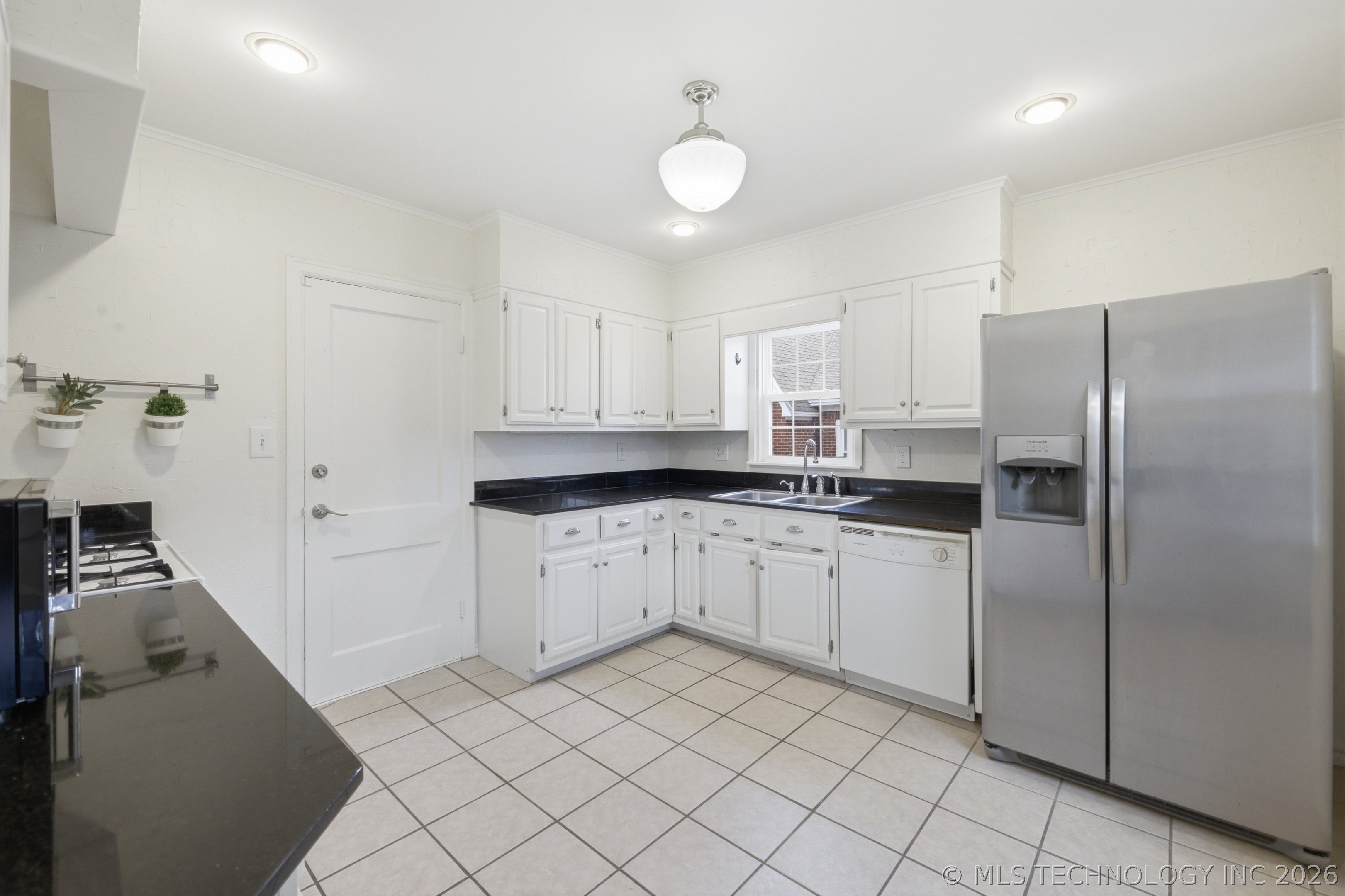 111 Waverly Drive Property Photo 10