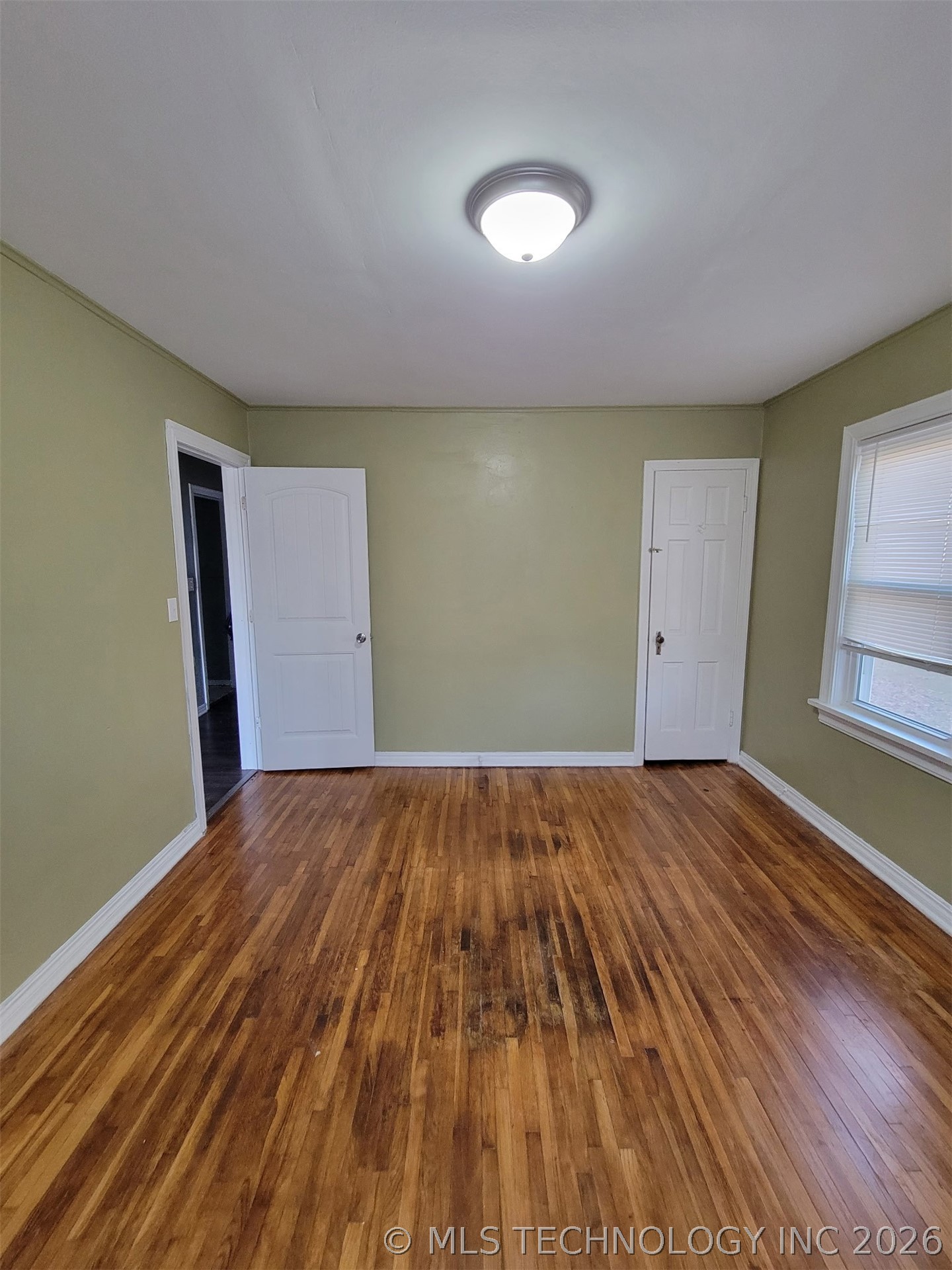 2332 Manila Street Property Photo 3