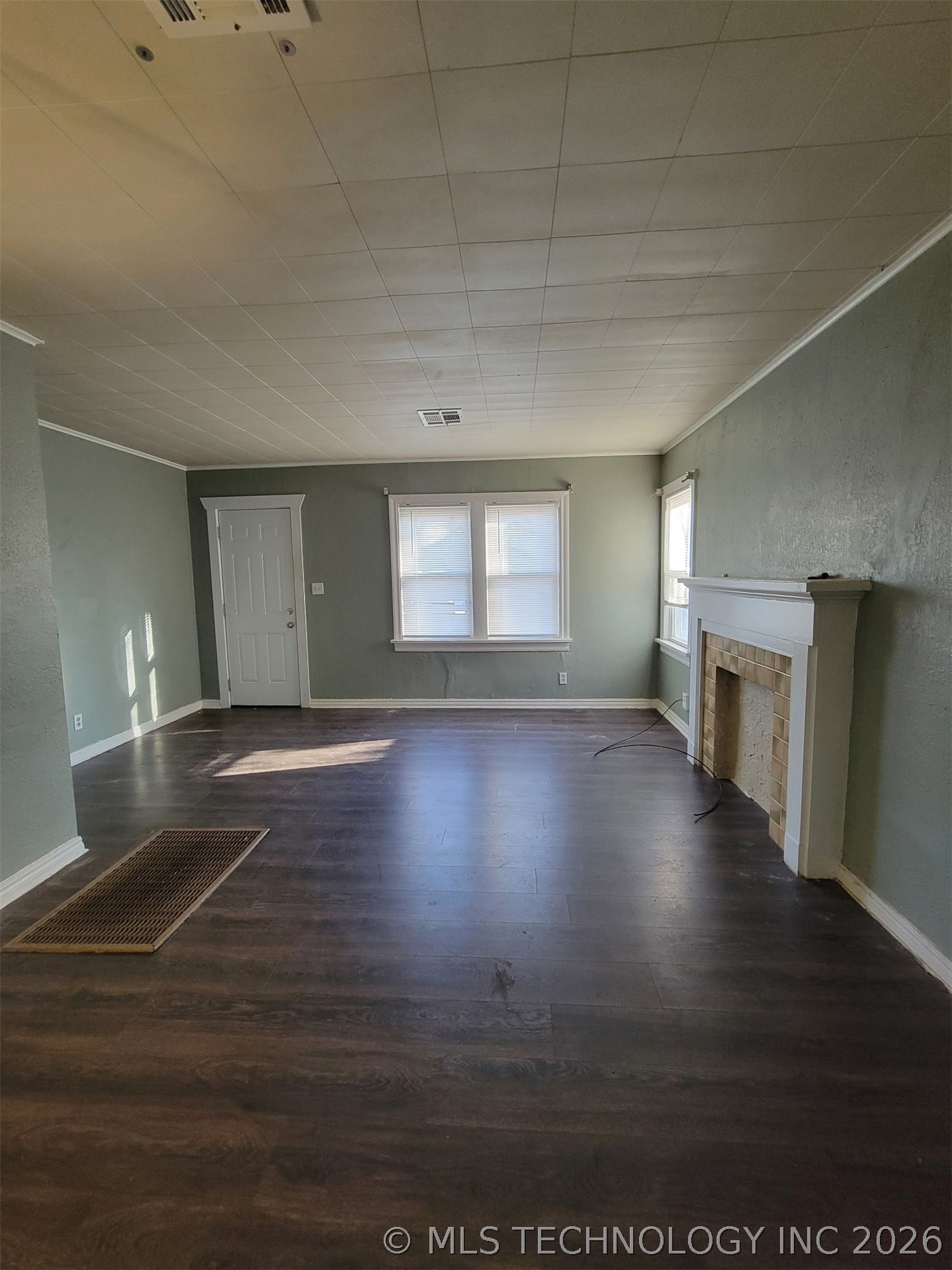 2332 Manila Street Property Photo 7