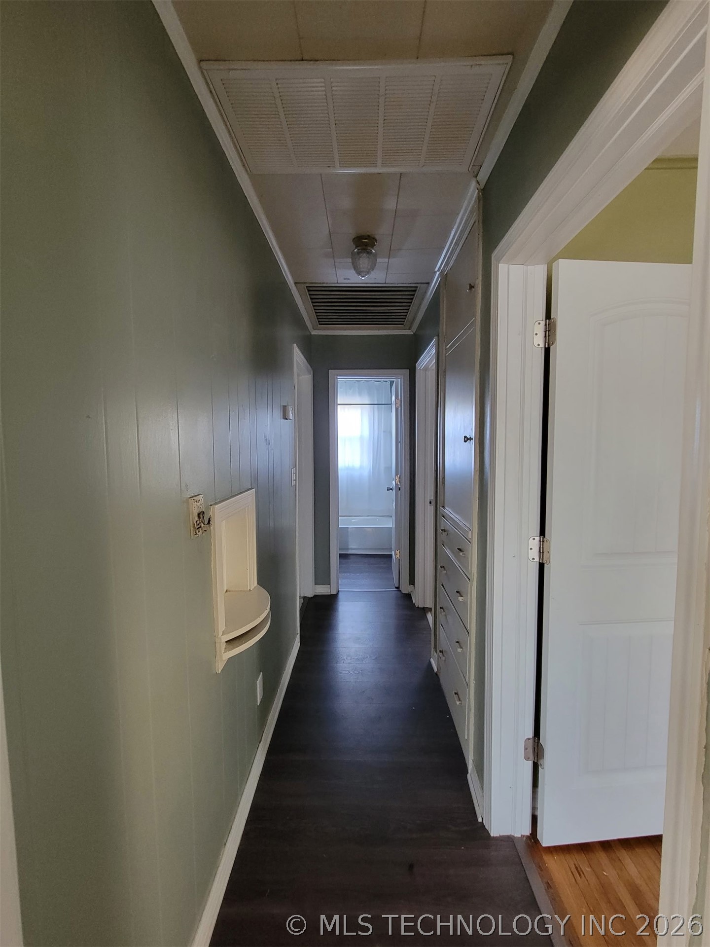 2332 Manila Street Property Photo 8