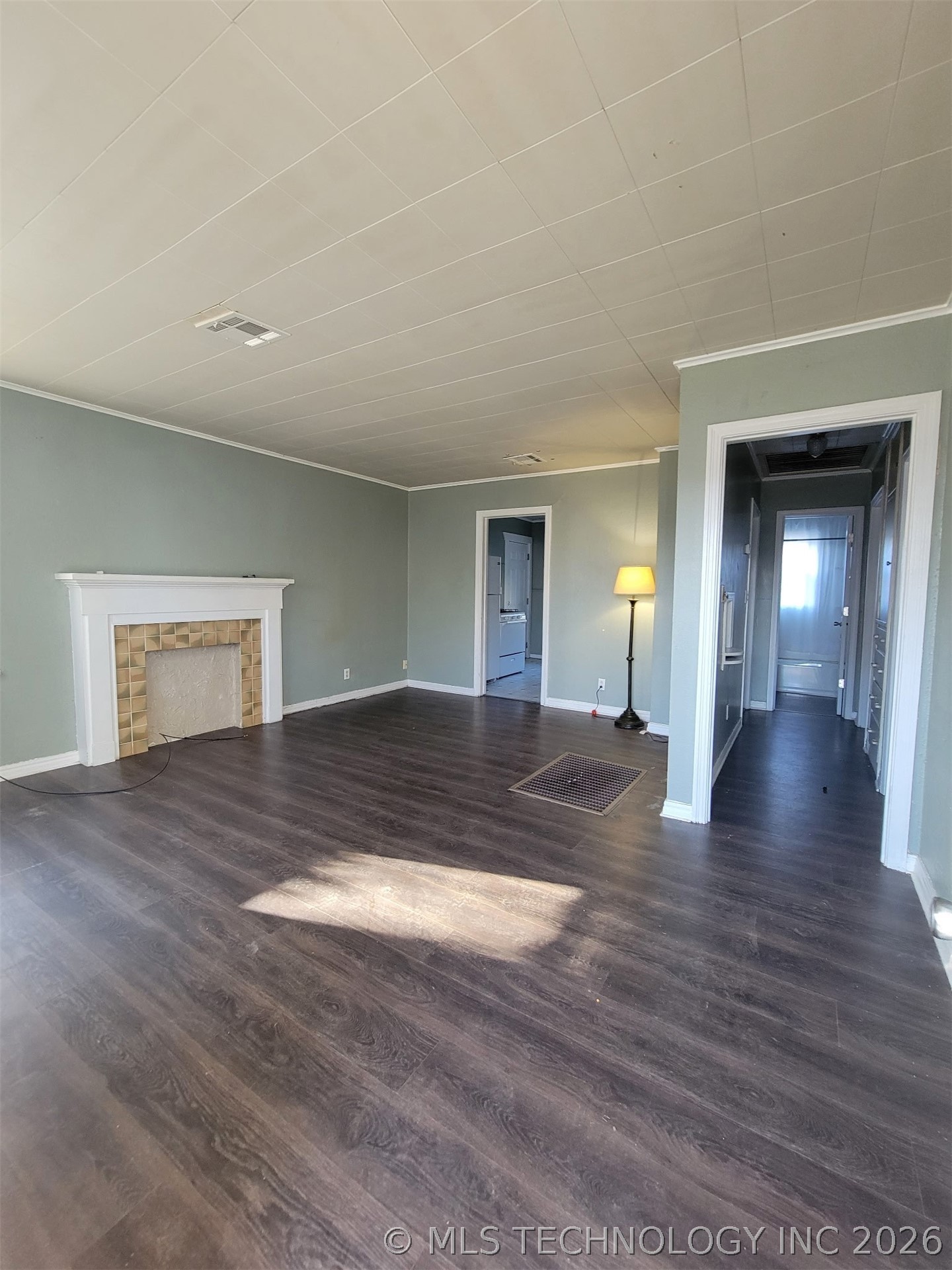 2332 Manila Street Property Photo 9