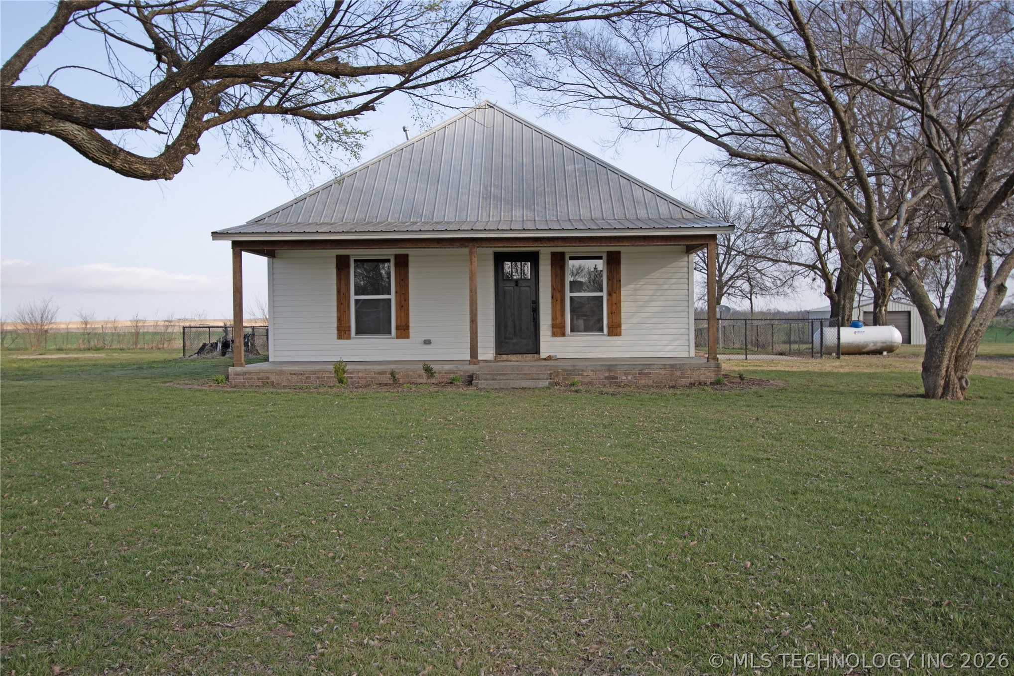 25437 E 690 Road Property Photo 1